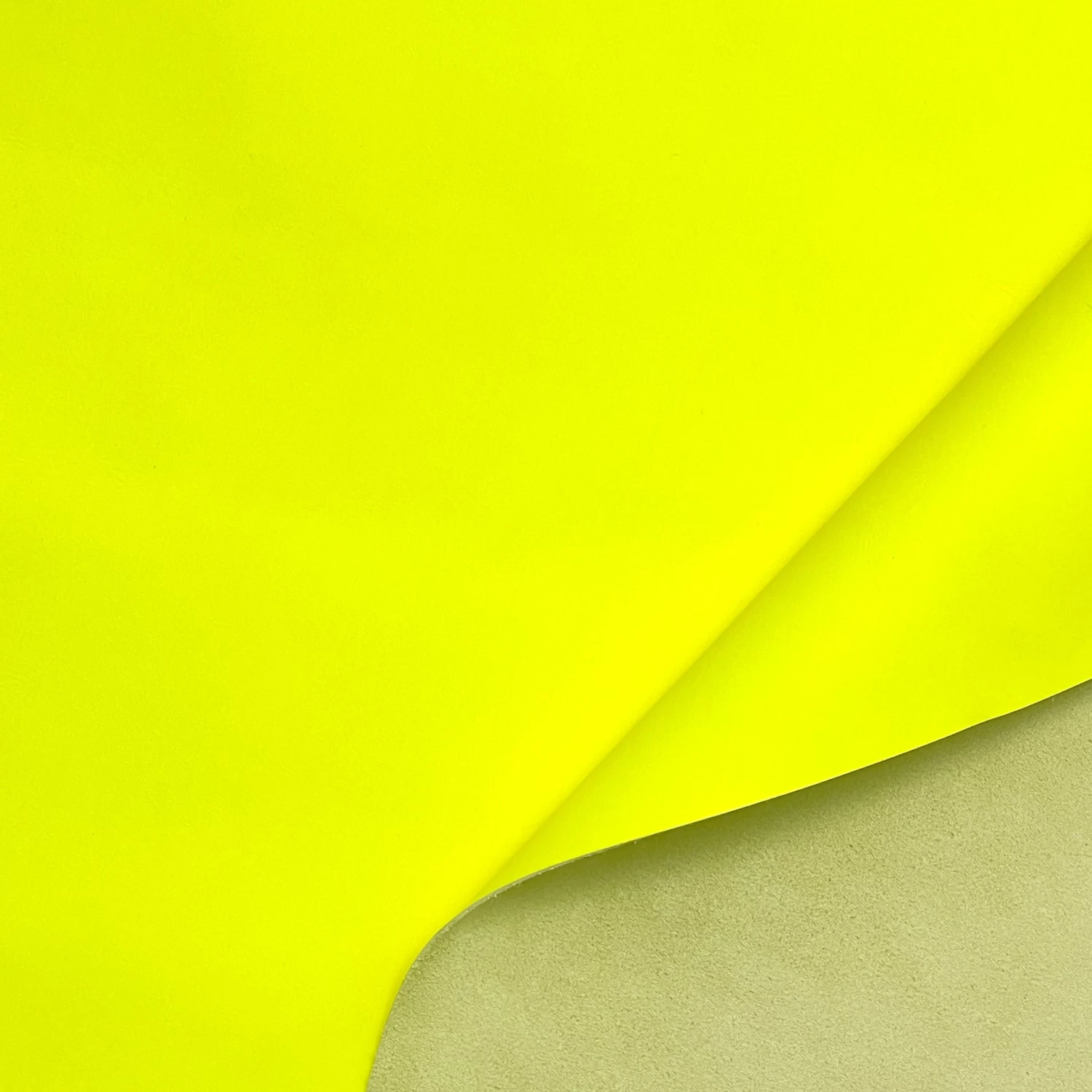 C24BC0027 | Full Grain Fluorescent Cow 3 C24BC0027 | Full Grain Fluorescent Cow