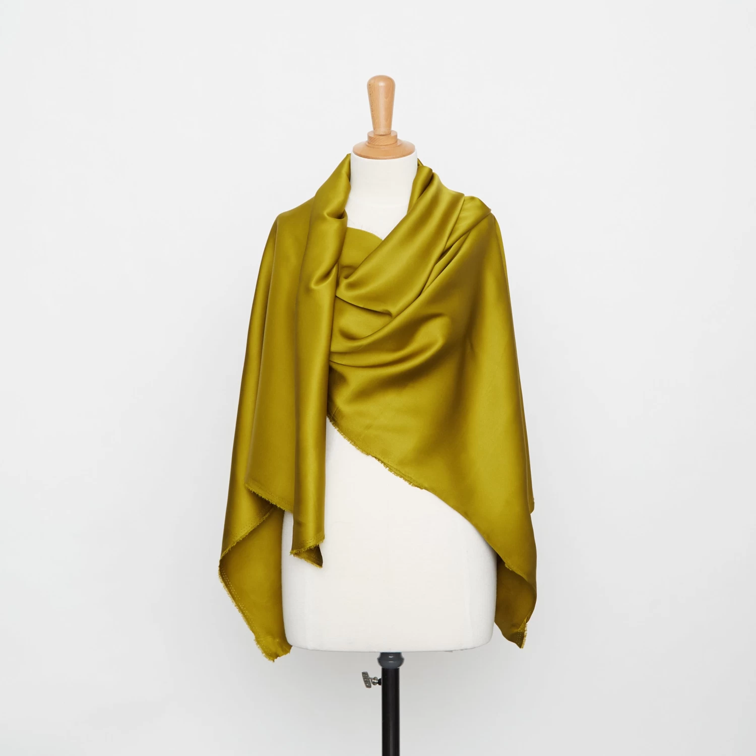 T20A00005 | Double Face Silk Drap Satin 13 T20A00005 | Double Face Silk Drap Satin - Image 12