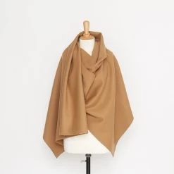 T20A00110 | Splittable Cashmere -Nona Source Shop T20A00110 BrownSugar 02