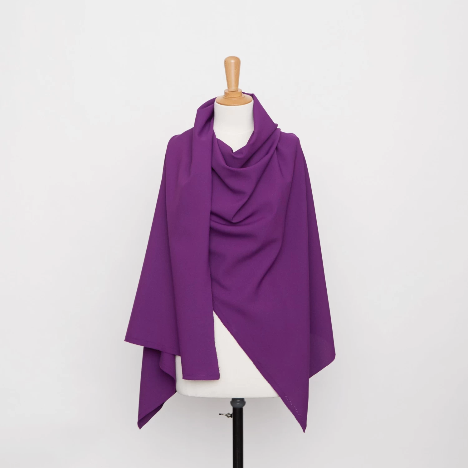 T20A00156 | Fluid Suiting 10 T20A00156 | Fluid Suiting - Image 8