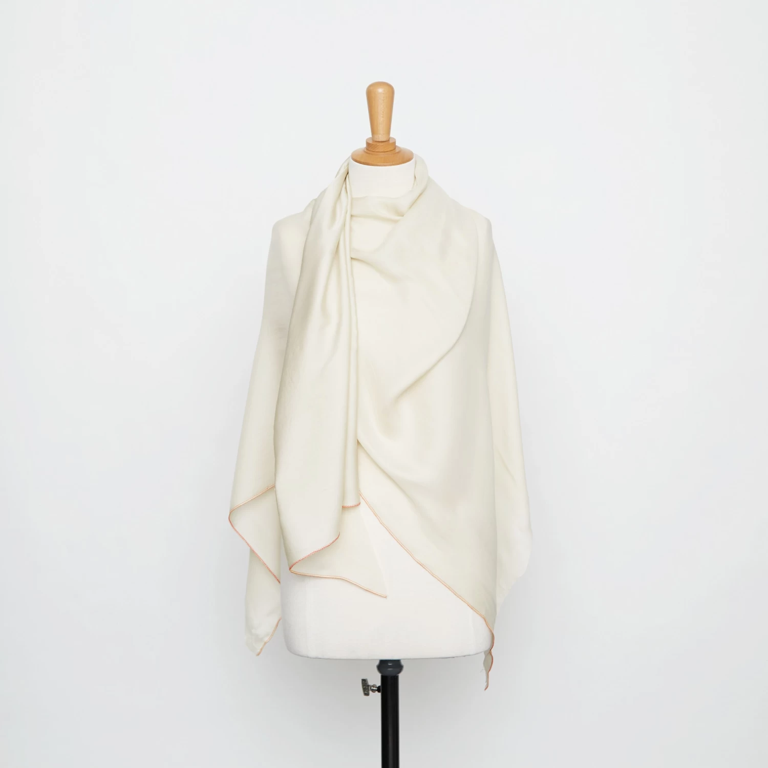 T20A00185 | Light Charmeuse 4 T20A00185 | Light Charmeuse - Image 2