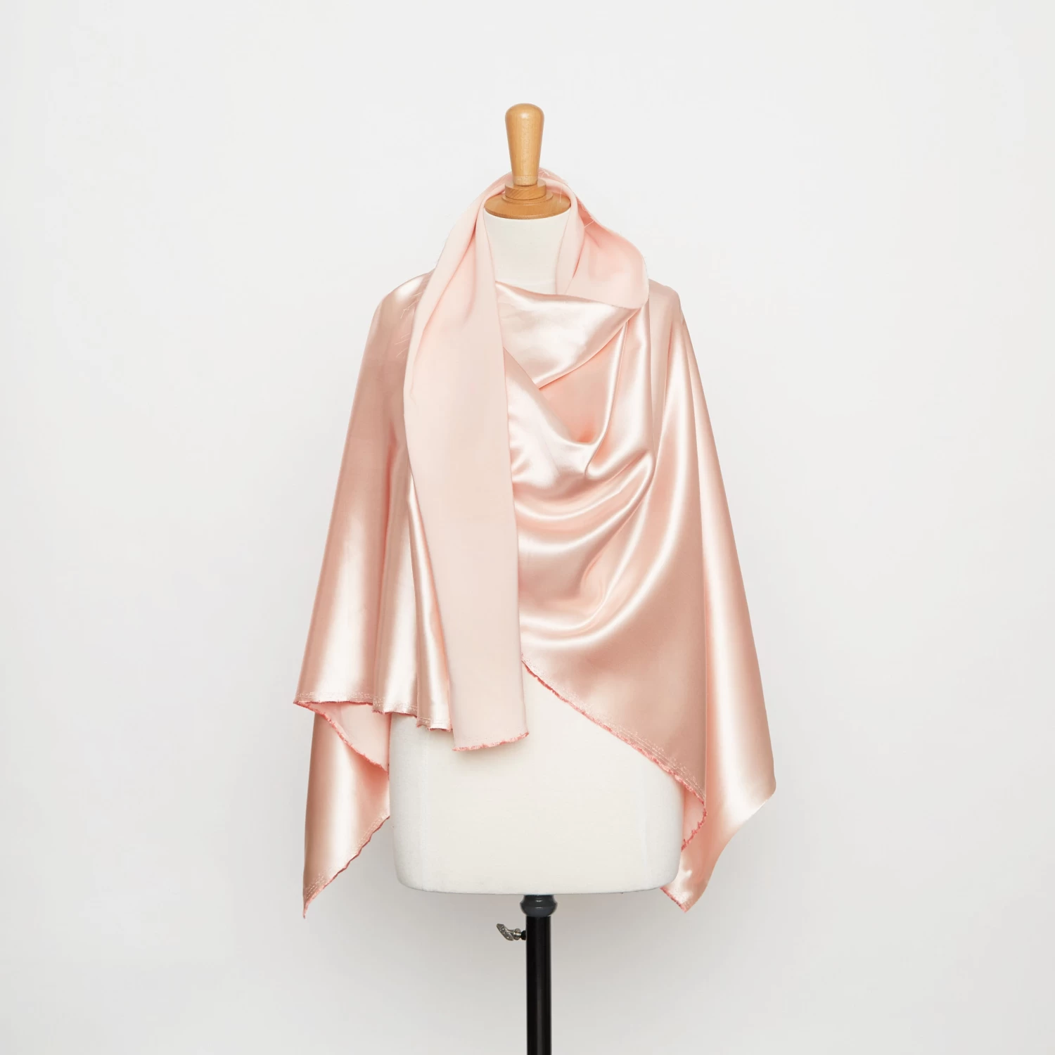 T20A00275 | Glossy Fluid Satin 4 T20A00275 | Glossy Fluid Satin - Image 2