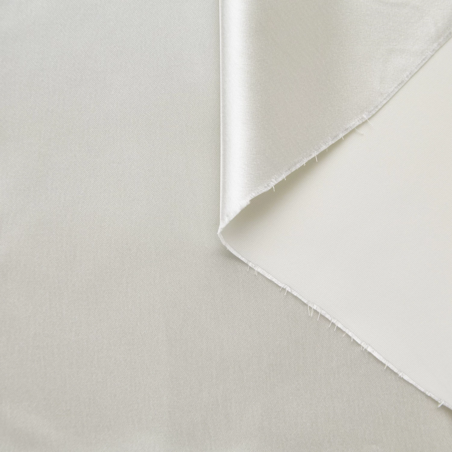 T20A00275 | Glossy Fluid Satin 7 T20A00275 | Glossy Fluid Satin - Image 5