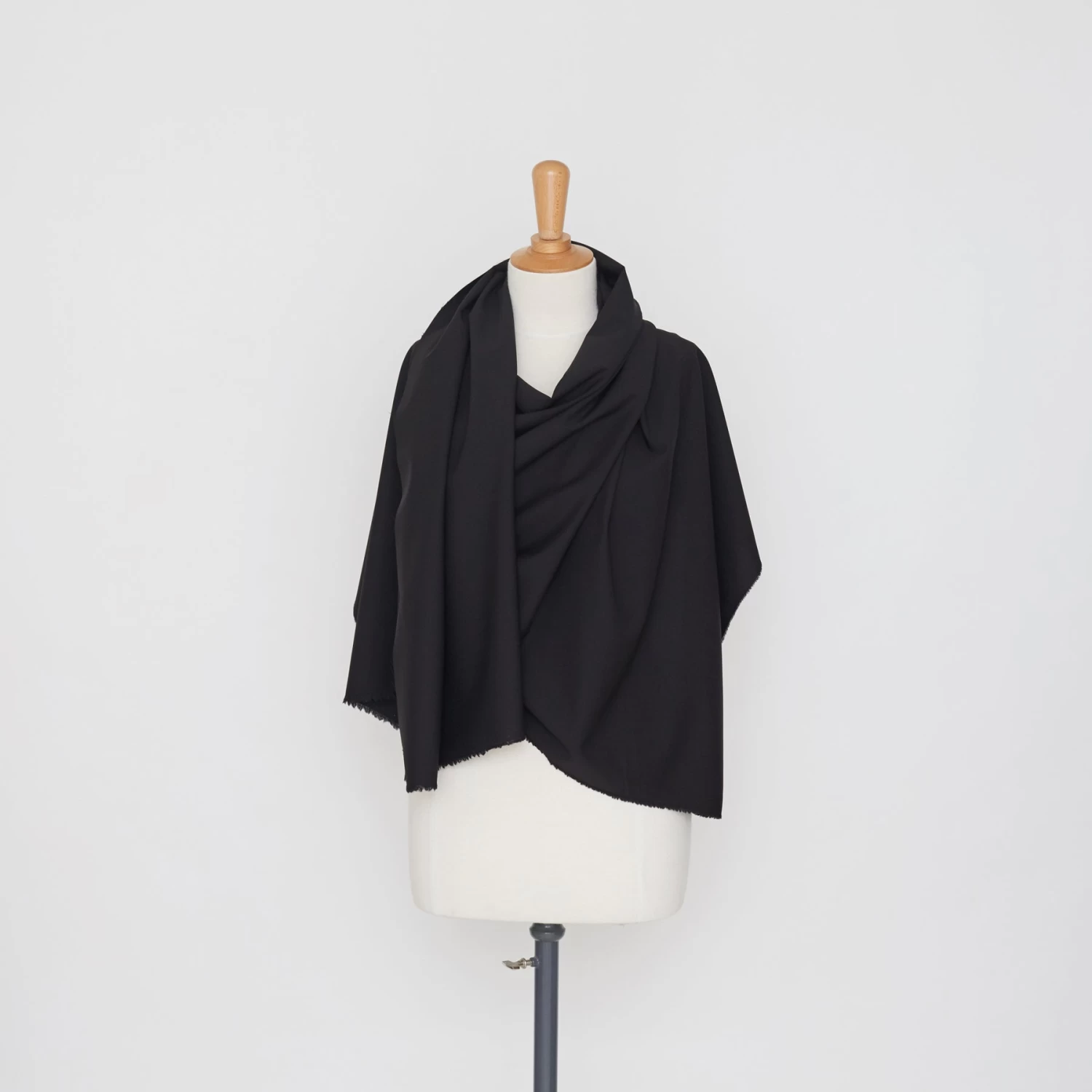 T21B00401 | Stretch Fluid Wool Tailoring 4 T21B00401 | Stretch Fluid Wool Tailoring - Image 2