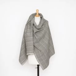 T21B00568 | Prince Of Wales Wool Drap -Nona Source Shop T21B00568 OverlandTrek 02