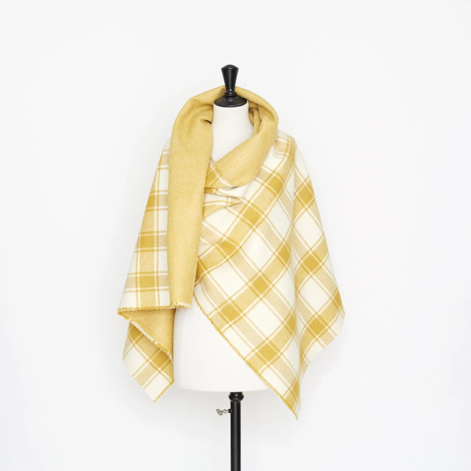 T21C00591 | Splittable Checked Alpaca Drap 4 T21C00591 | Splittable Checked Alpaca Drap - Image 2