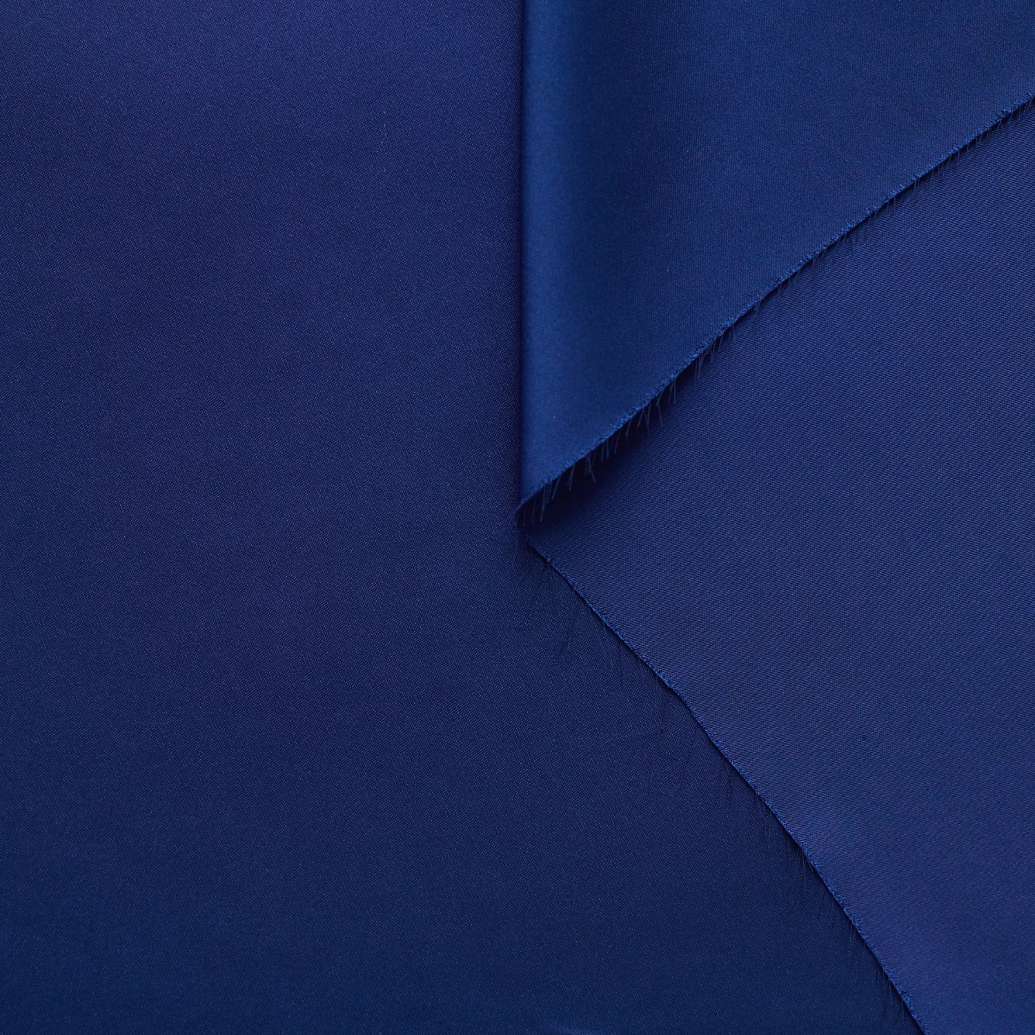 T21C00683 | Fluid Satin 3 T21C00683 | Fluid Satin