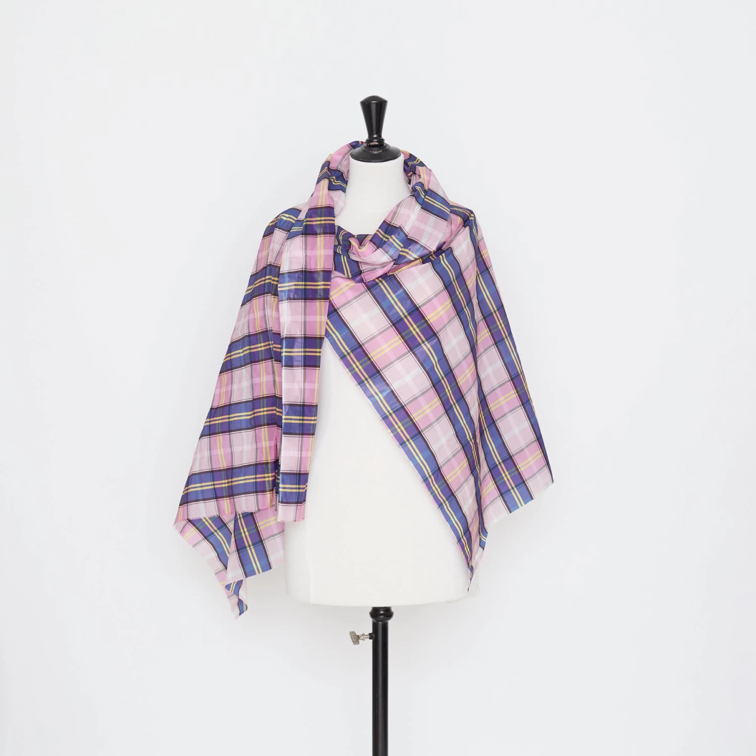 T21C00693 | Water Repellent Checked Taffeta 4 T21C00693 | Water Repellent Checked Taffeta - Image 2