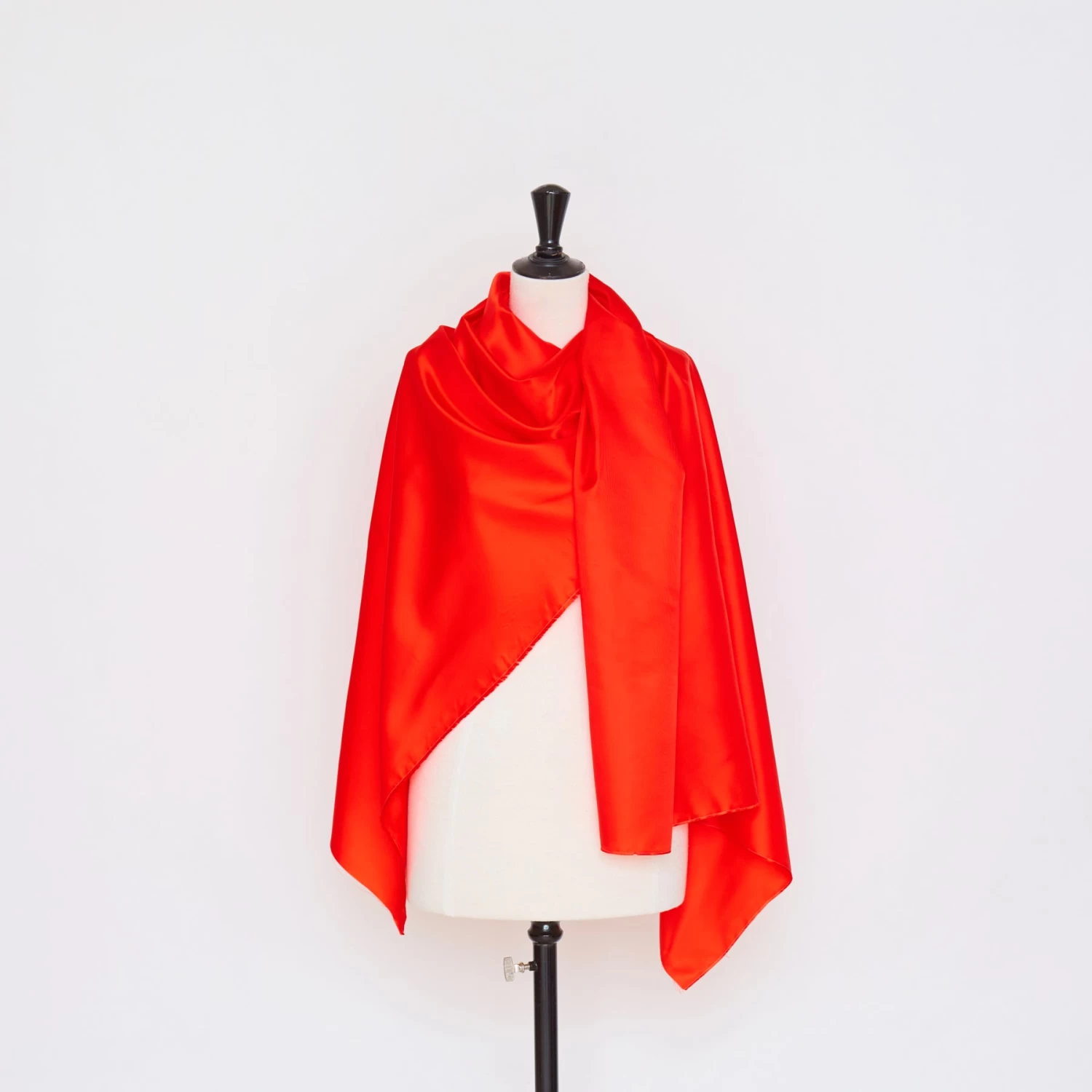 T22A01018 | Cupro & Viscose Twill Lining 4 T22A01018 | Cupro & Viscose Twill Lining - Image 2