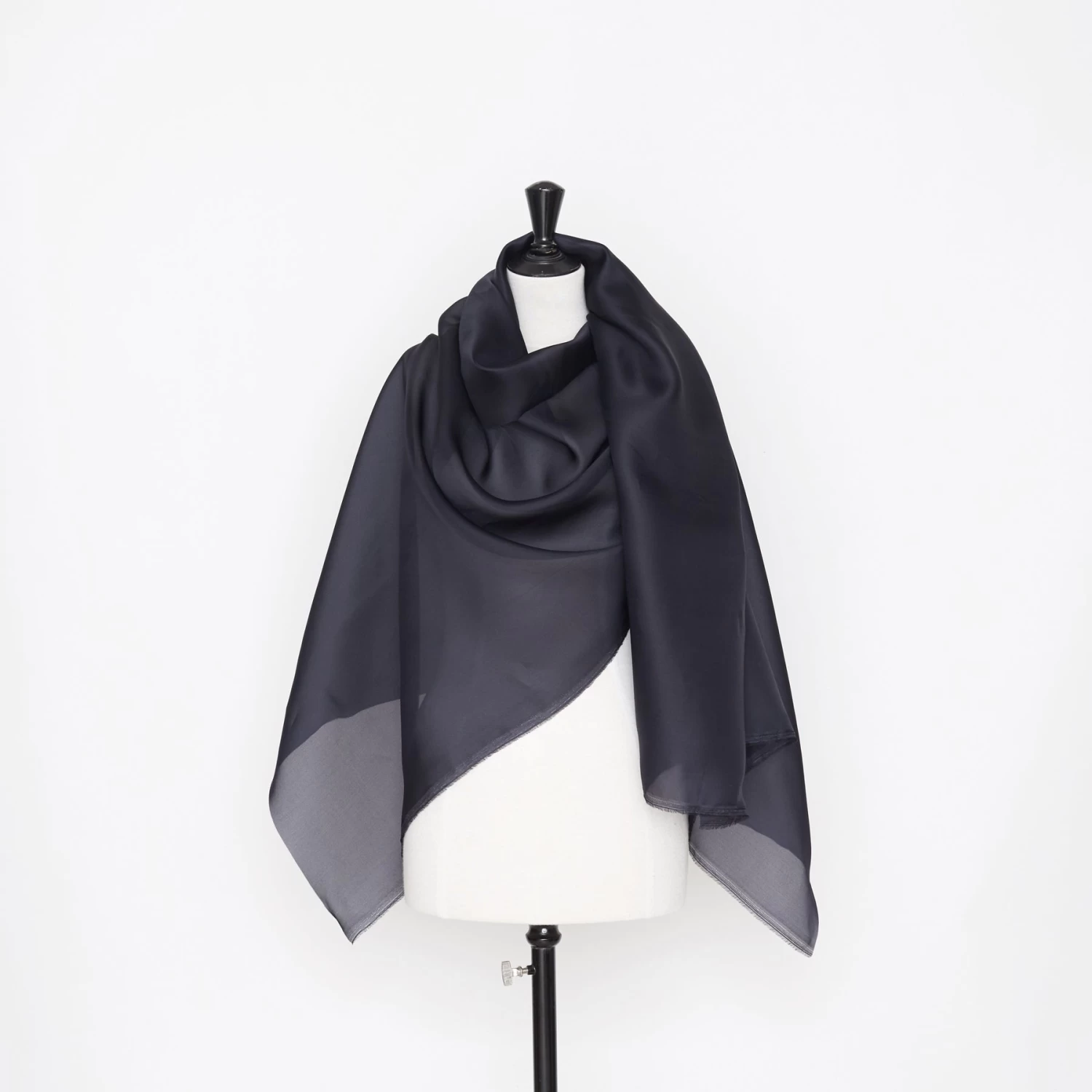 T22A01055 | Silk Organza 4 T22A01055 | Silk Organza - Image 2