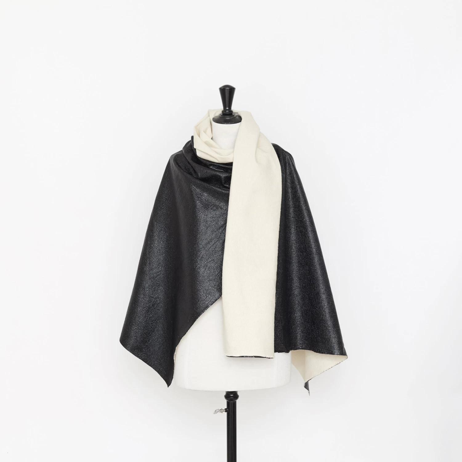 T22A01062 | Textured Coated Cotton 4 T22A01062 | Textured Coated Cotton - Image 2