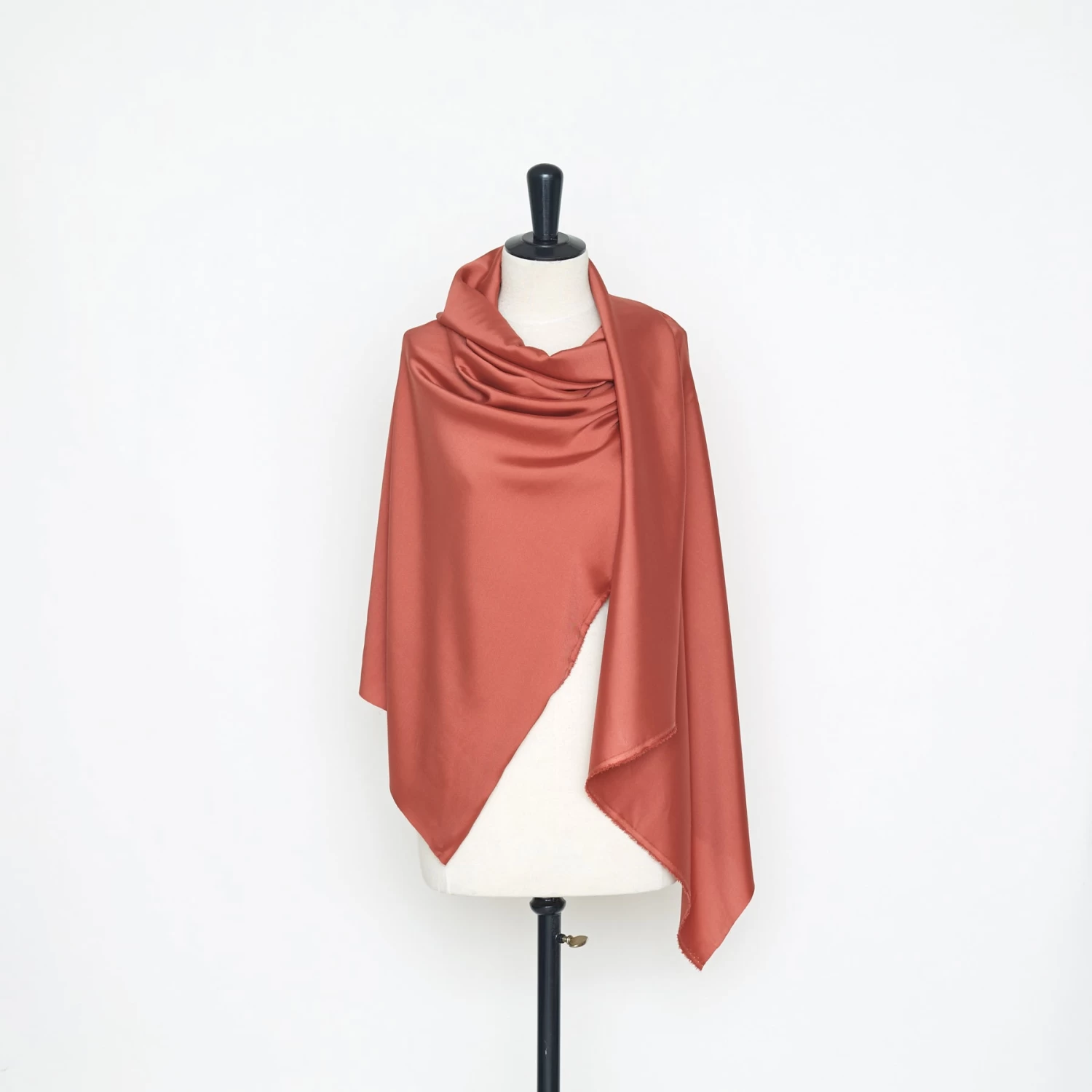 T22A01472 | Stretch Silk Twill 4 T22A01472 | Stretch Silk Twill - Image 2