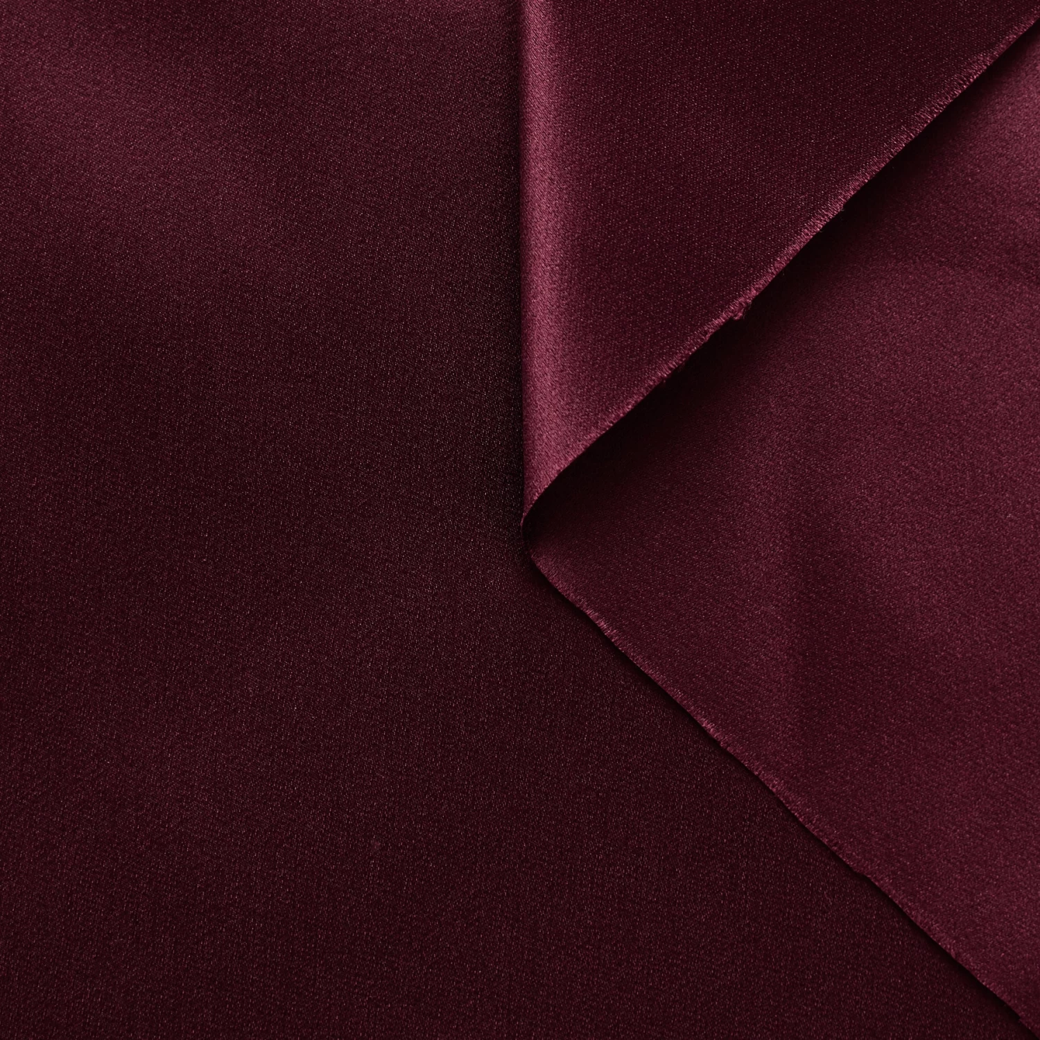 T22A01679 | Satin Duchess 5 T22A01679 | Satin Duchess - Image 3