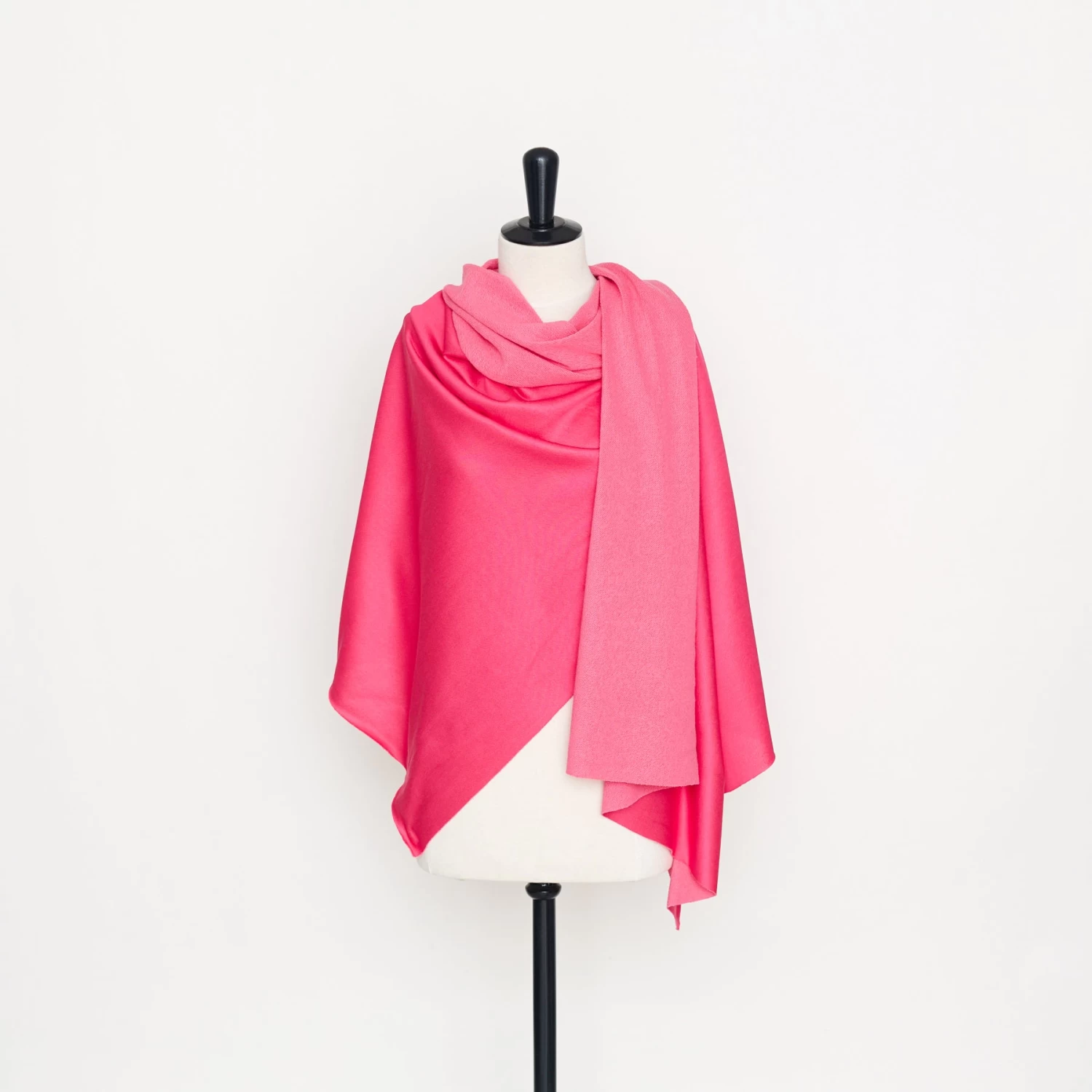 T22A01793 | Lustre Sweatshirt 4 T22A01793 | Lustre Sweatshirt - Image 2