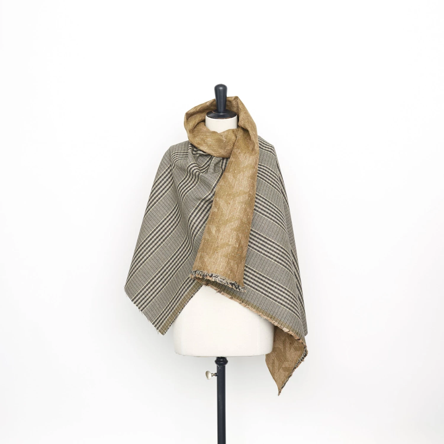 T22A01856 | Splittable Houndstooth Stripe 4 T22A01856 | Splittable Houndstooth Stripe - Image 2