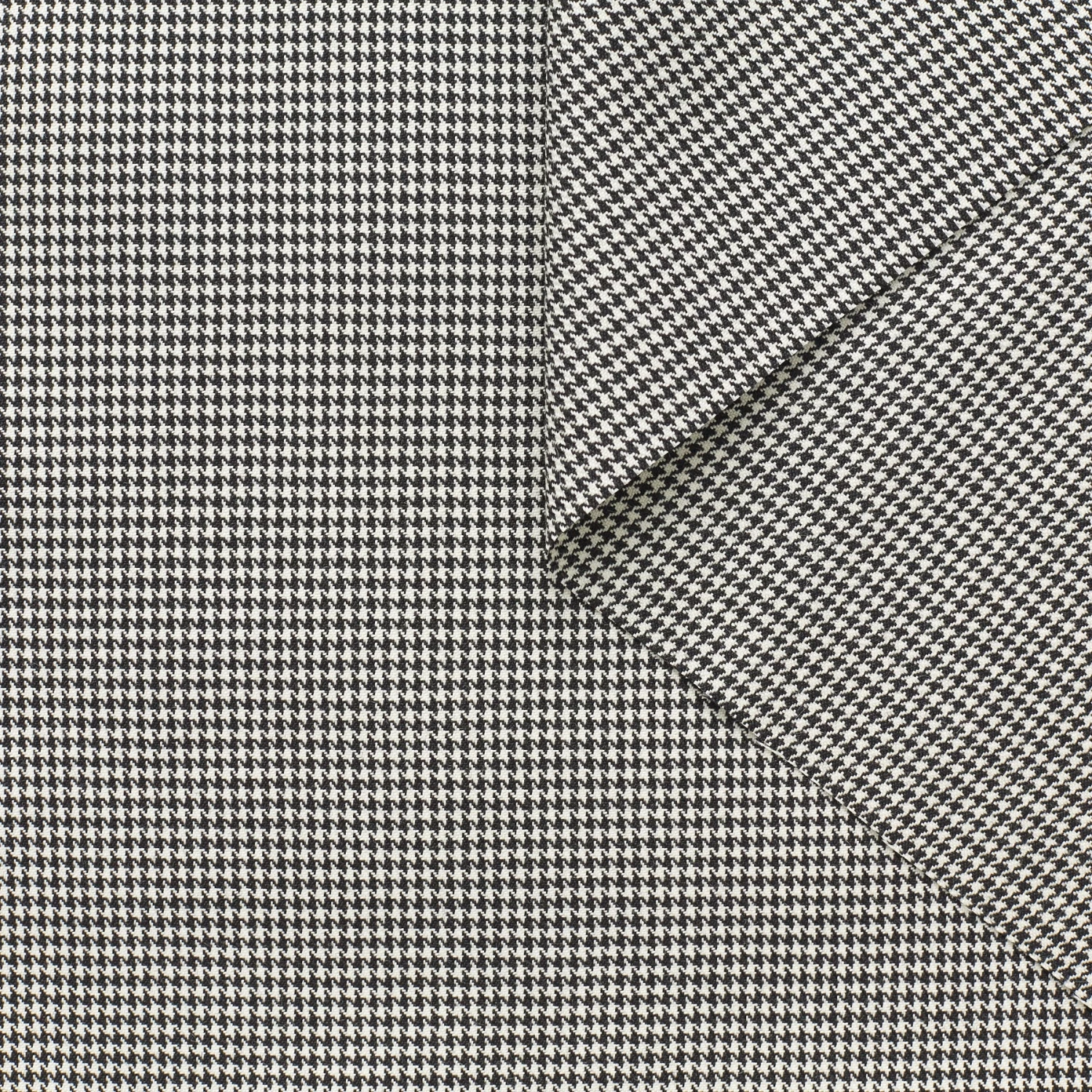 T22A02022 | Houndtooth Suiting 3 T22A02022 | Houndtooth Suiting