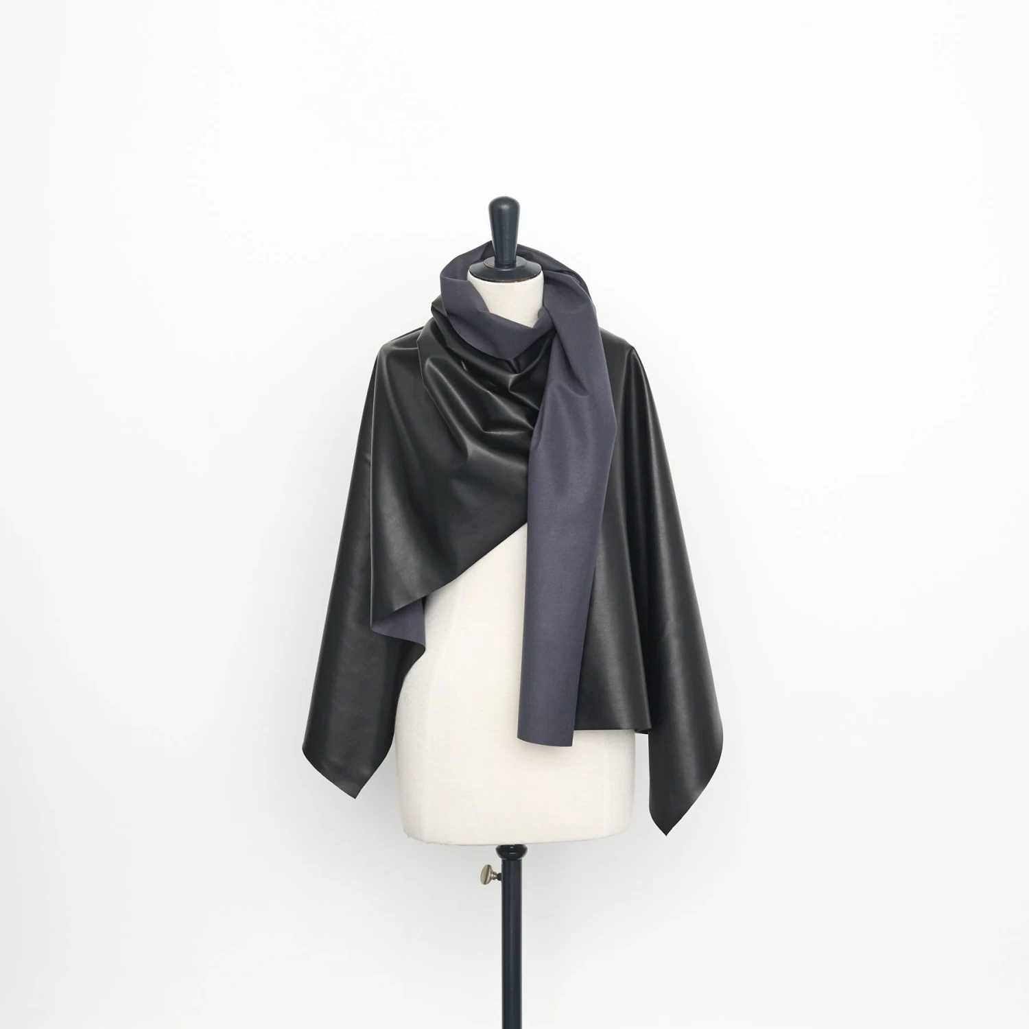 T22A02174 | Matt Faux Leather 4 T22A02174 | Matt Faux Leather - Image 2