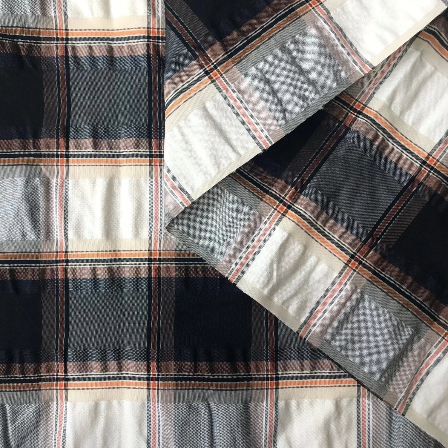 T22A02270 | Checked Cotton Seersucker 5 T22A02270 | Checked Cotton Seersucker - Image 3