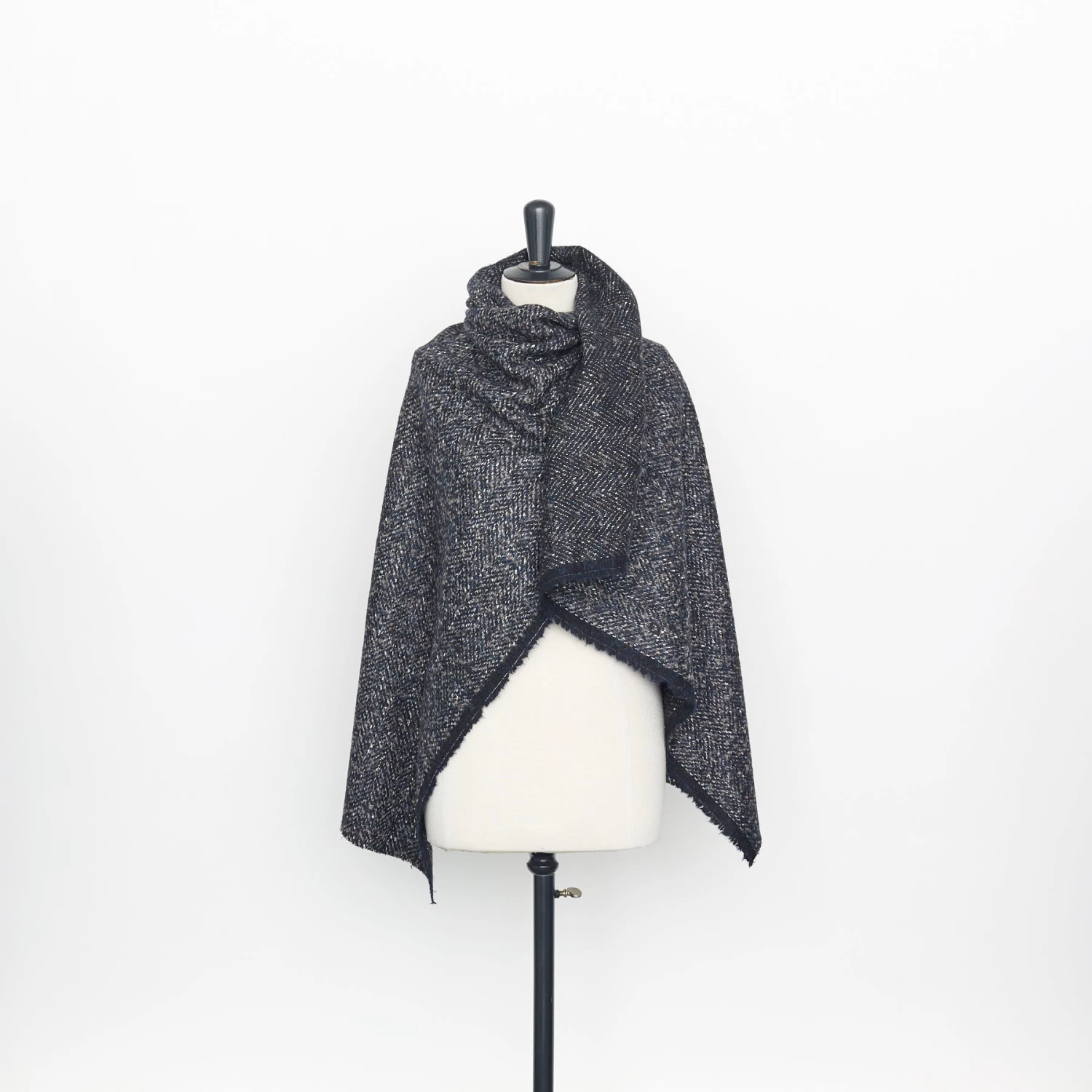 T22A02366 | Melange Wool Tweed 5 T22A02366 | Melange Wool Tweed - Image 3