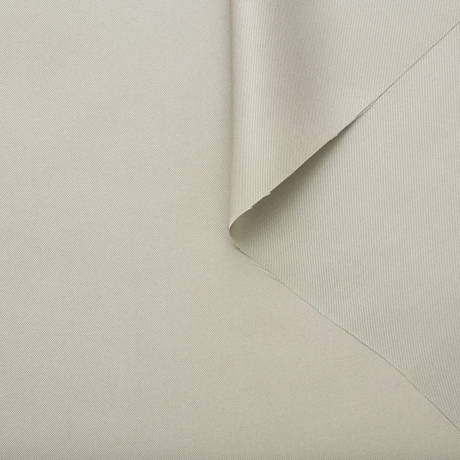 T22A02617 | Shiny Silk Twill 6 T22A02617 | Shiny Silk Twill - Image 4