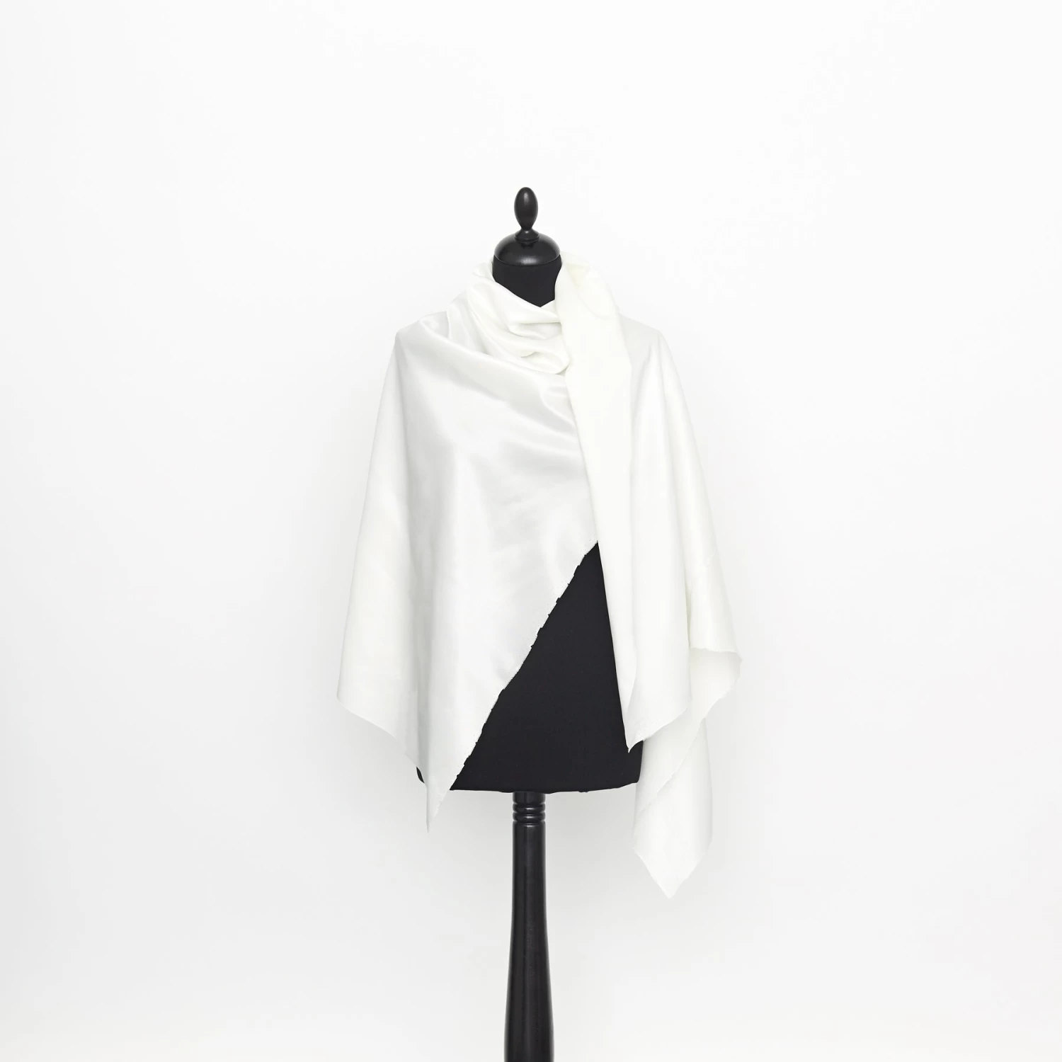 T23A05299 | Shiny Silk Twill 4 T23A05299 | Shiny Silk Twill - Image 2