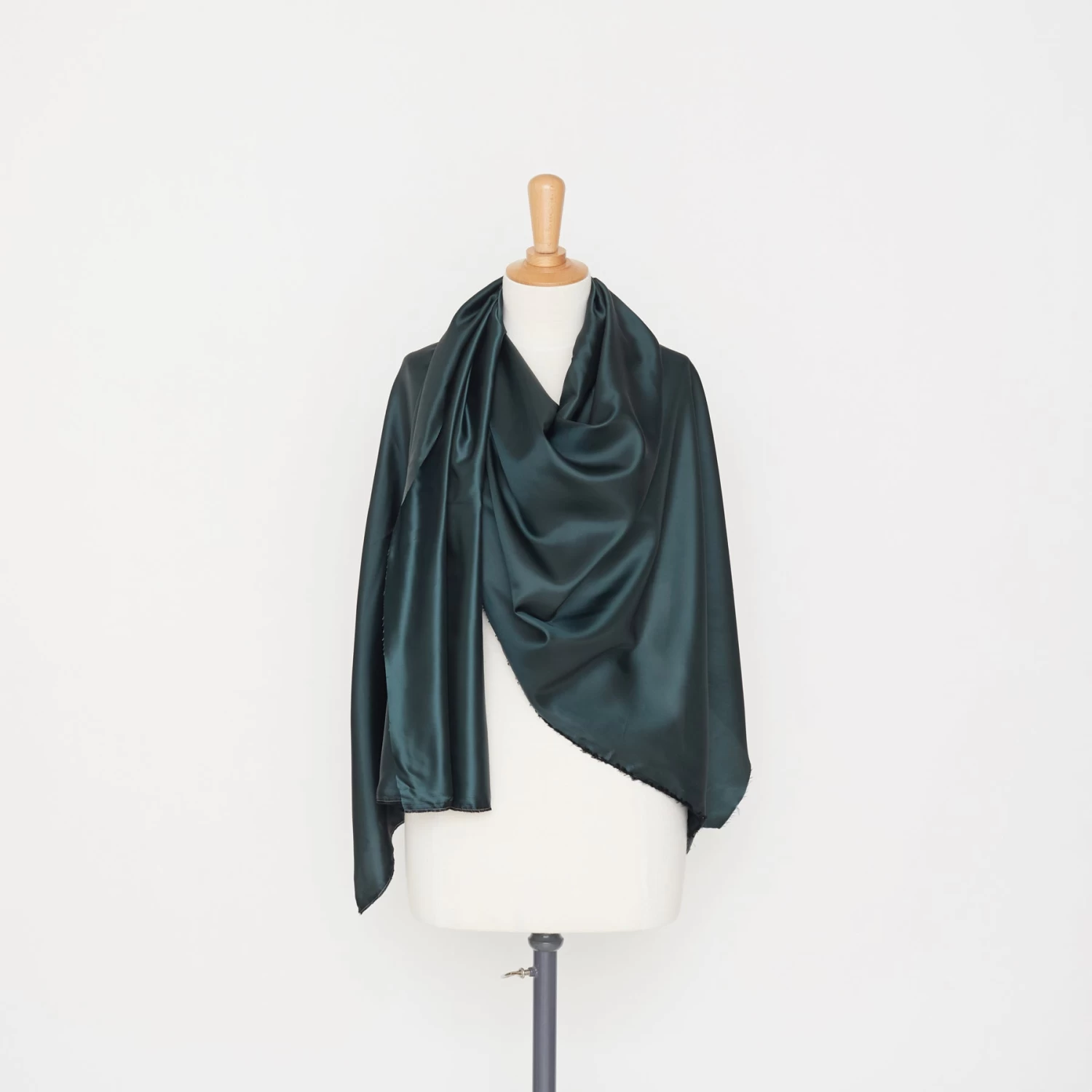 T22B03118 | Shiny Viscose Cupro Lining 19 T22B03118 | Shiny Viscose Cupro Lining - Image 17