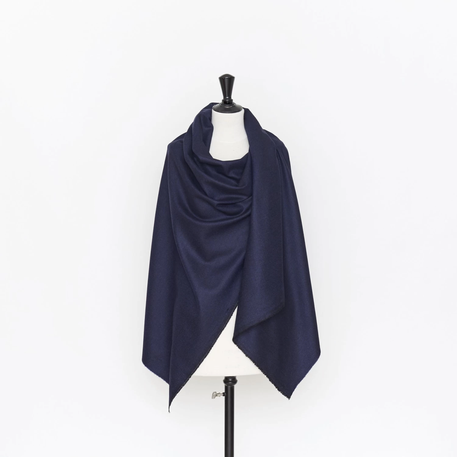 T22E00699 | Fine Wool & Silk Melange Suiting 4 T22E00699 | Fine Wool & Silk Melange Suiting - Image 2