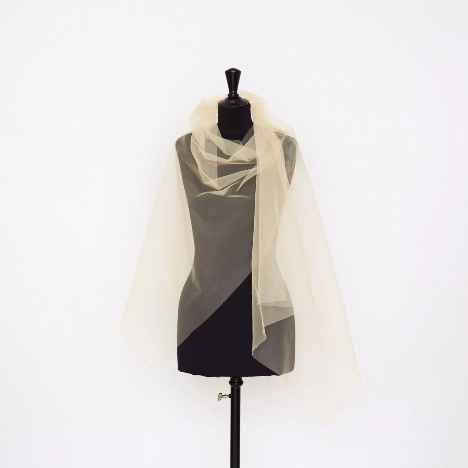 T22I00880 | Stiff Tulle 5 T22I00880 | Stiff Tulle - Image 3