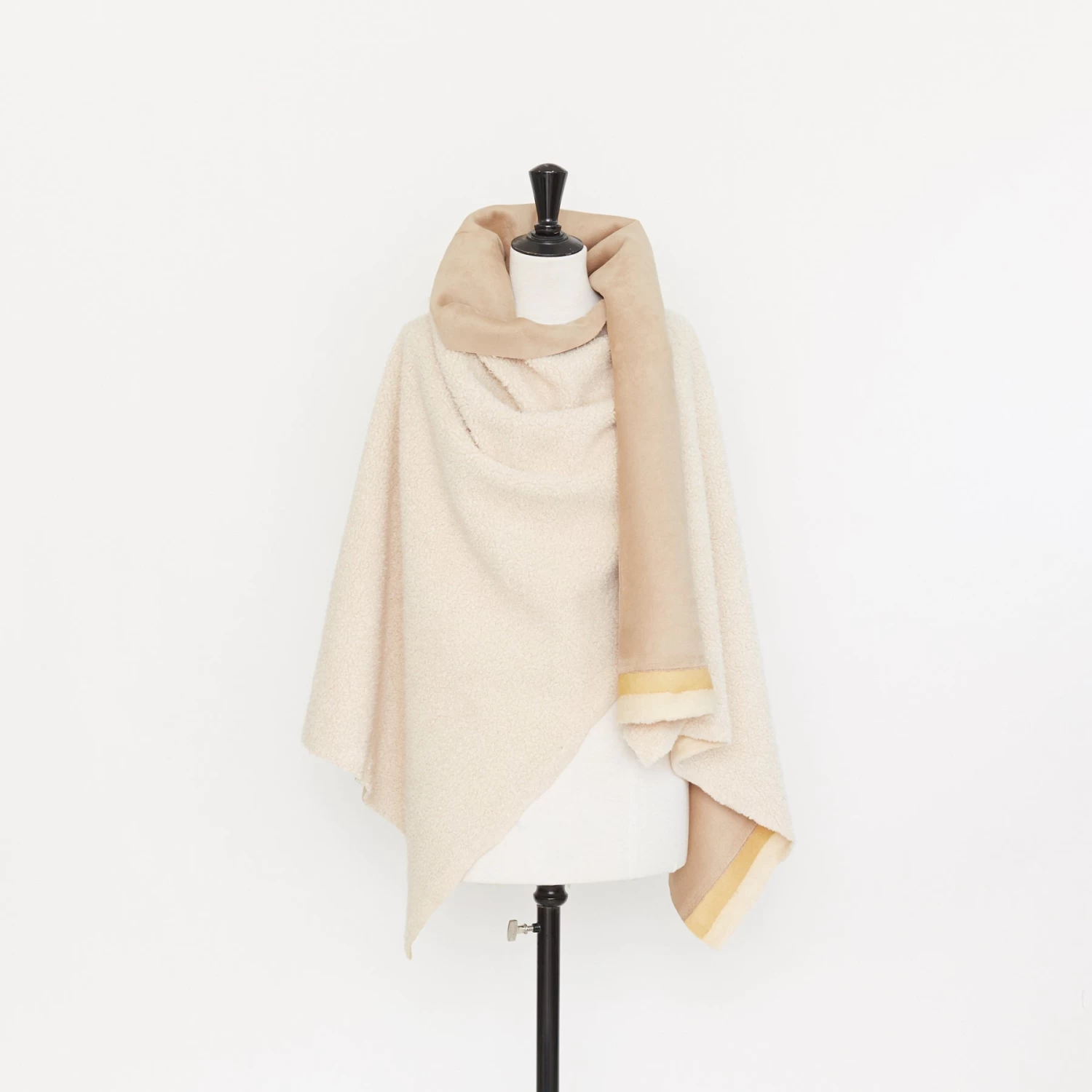 T22I00890 | Fake Shearling Back Suédine 4 T22I00890 | Fake Shearling Back Suédine - Image 2