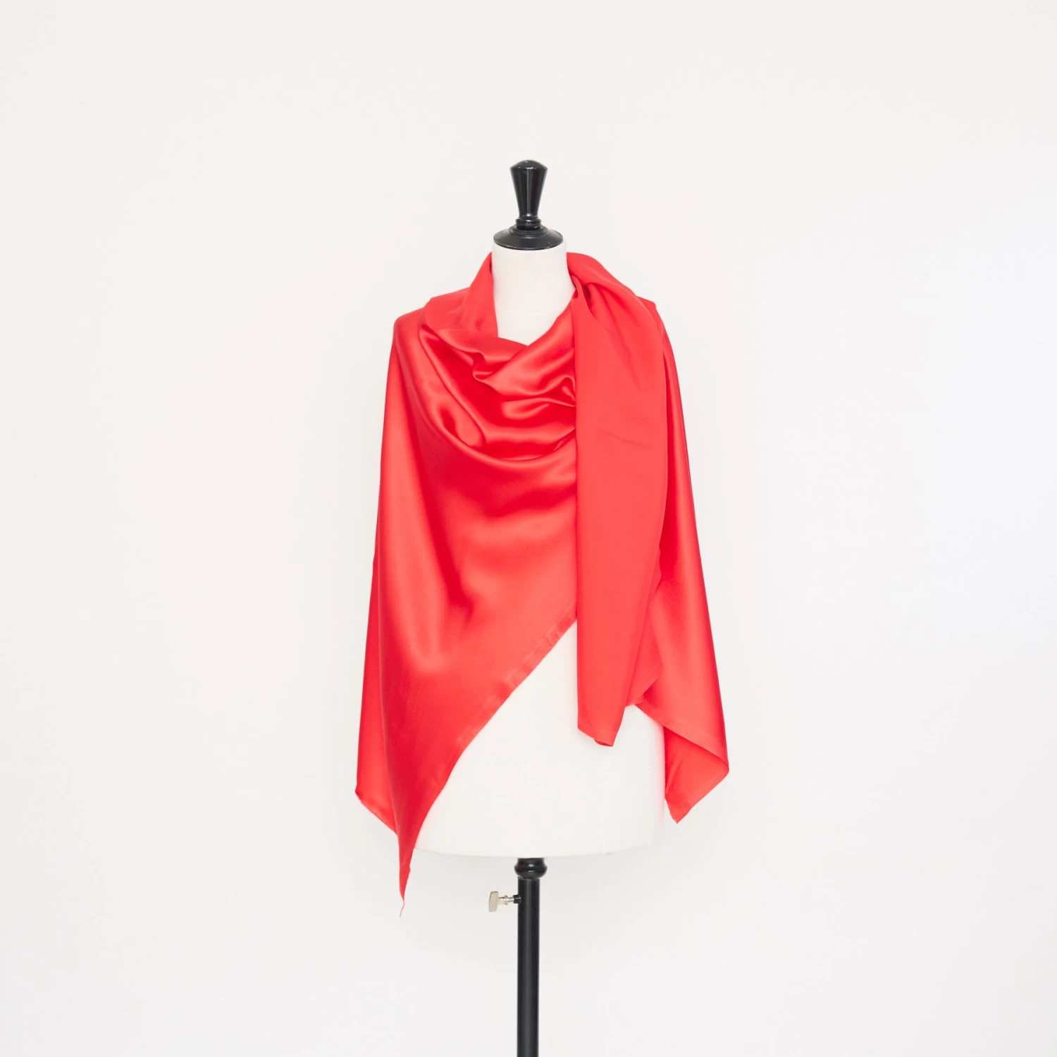 T22I00898 | Silk Satin 4 T22I00898 | Silk Satin - Image 2