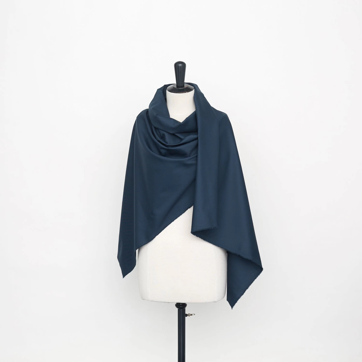 T22L03414 | Lustre Cotton Gabardine 4 T22L03414 | Lustre Cotton Gabardine - Image 2