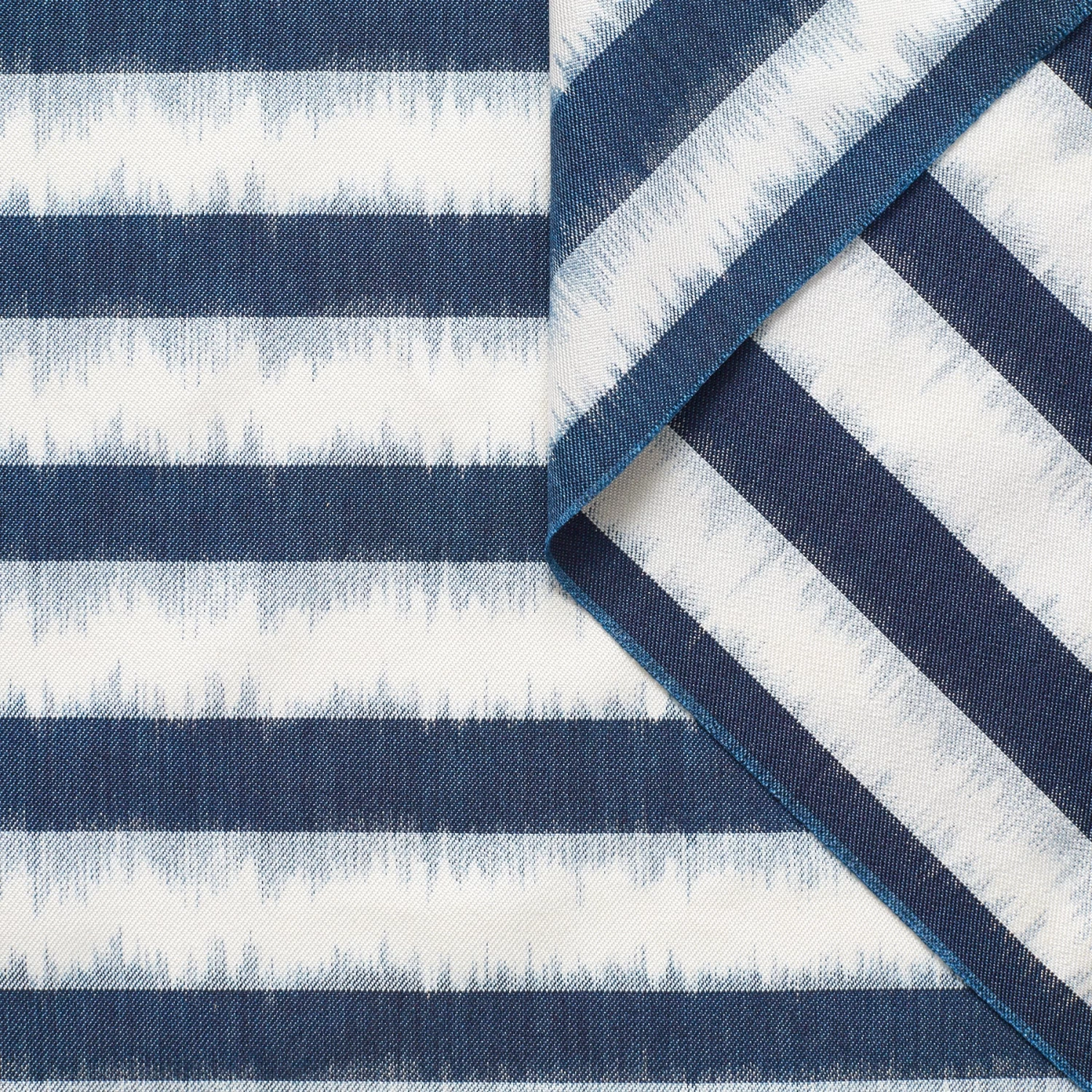 T22N01272 | Blurry Stripe Silk Twill 3 T22N01272 | Blurry Stripe Silk Twill
