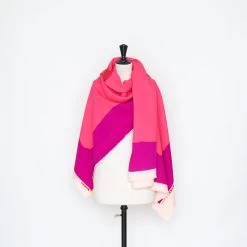 T22N01293 | Large Squares Wool & Silk Panels 136cm X 138cm -Nona Source Shop T22N01293 FestivalFuchsia 02