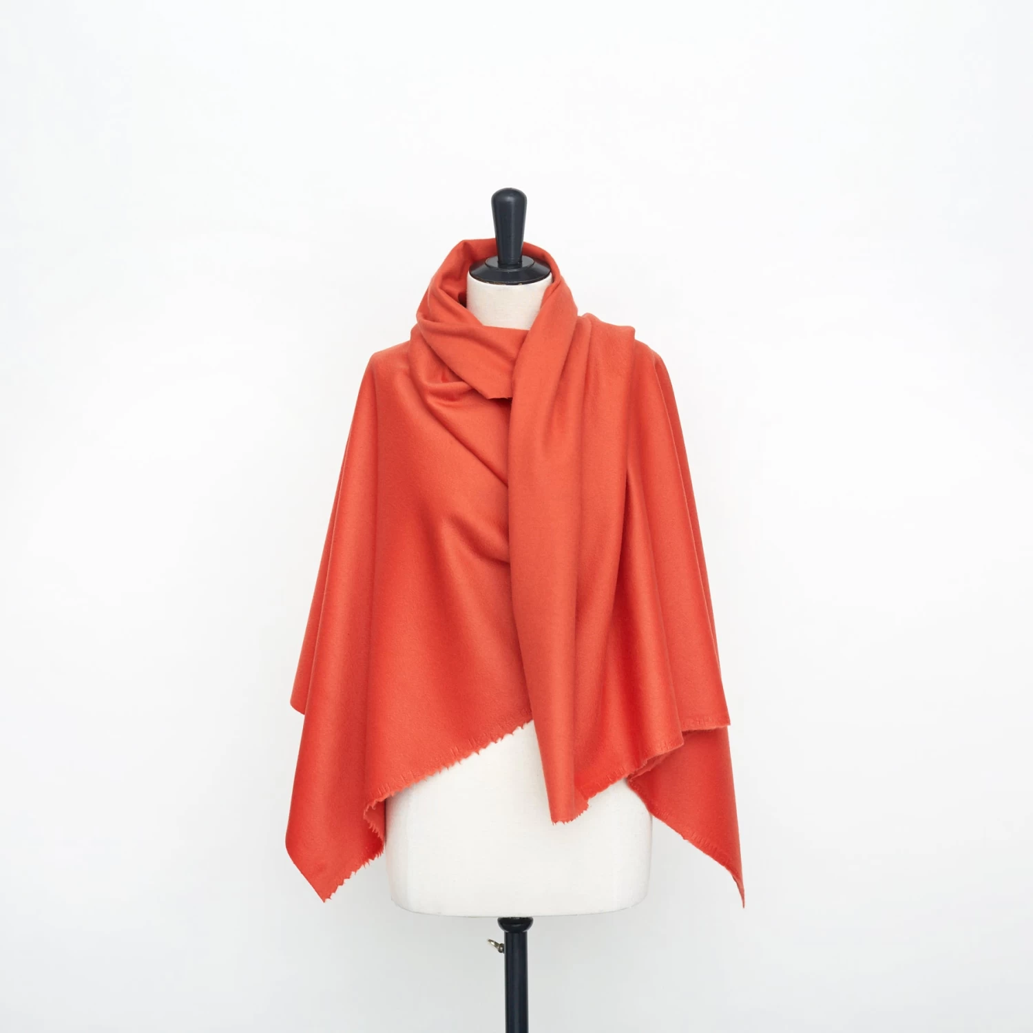 T22Q03272 | Stain Resistant Cashmere Drap 4 T22Q03272 | Stain Resistant Cashmere Drap - Image 2