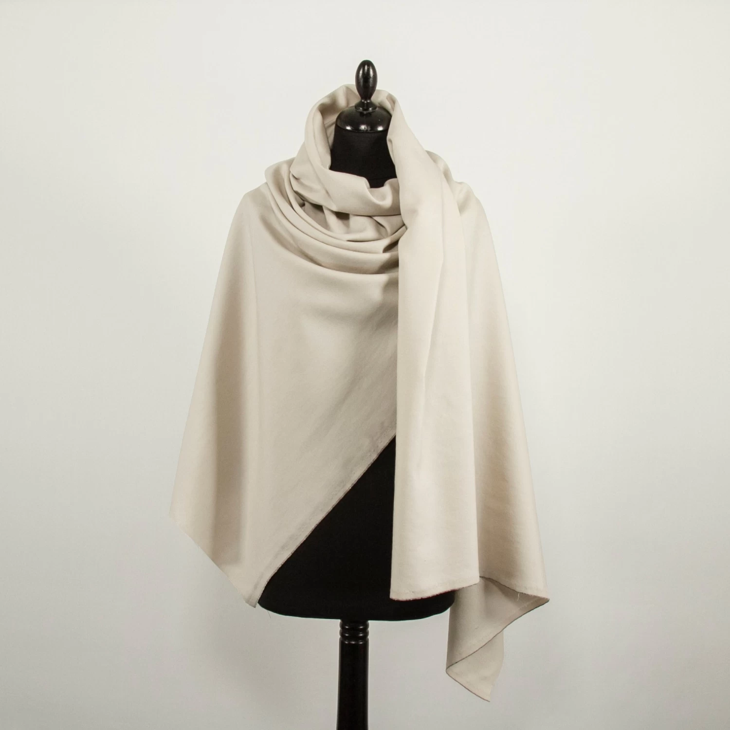 T22V03318 | Fluid Wool Tricotine 4 T22V03318 | Fluid Wool Tricotine - Image 2