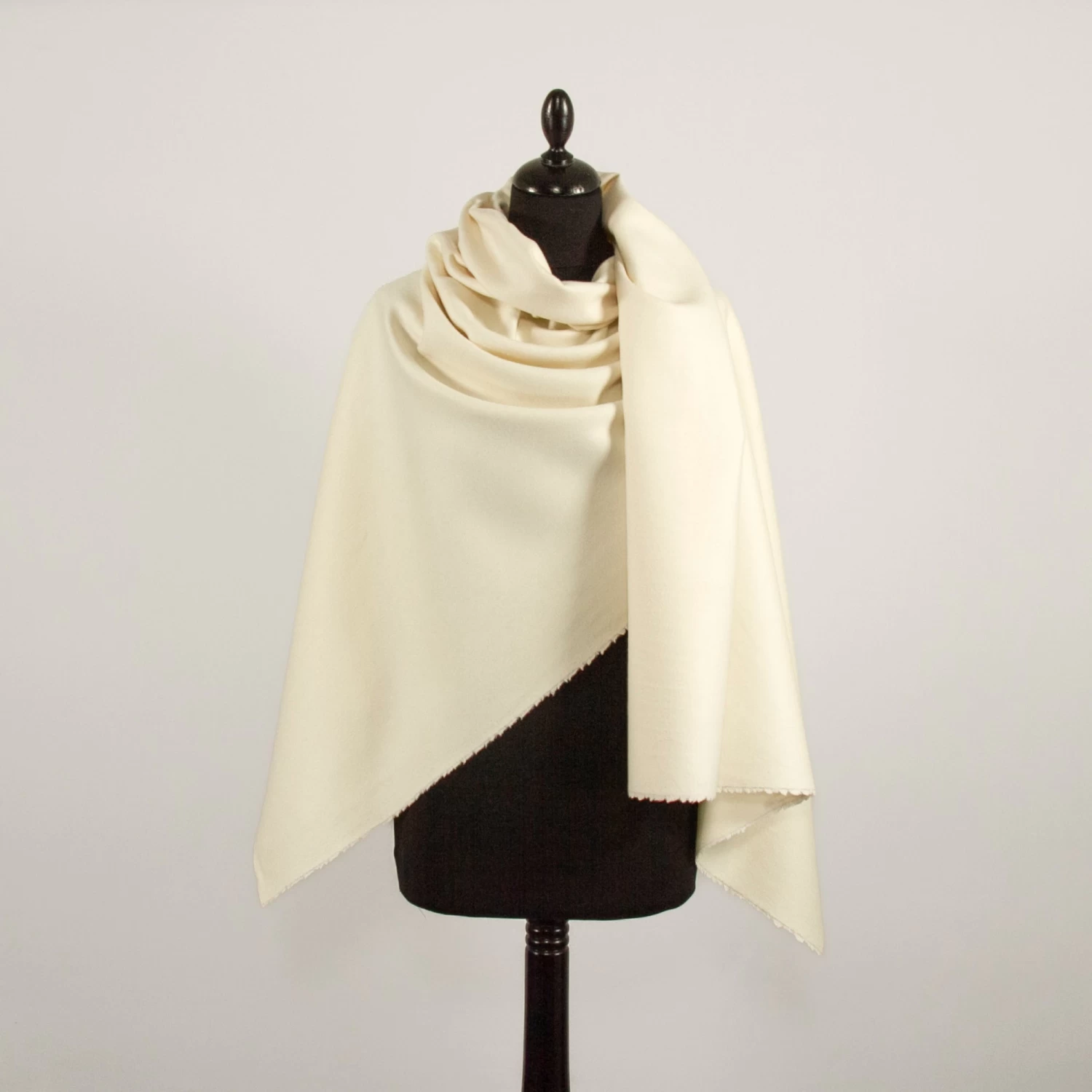 T22V03374 | Splittable Brushed Wool Drap 4 T22V03374 | Splittable Brushed Wool Drap - Image 2