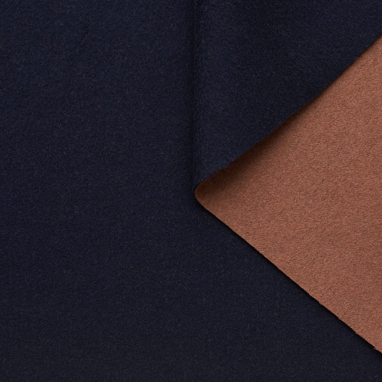 T22V03383 | Bicolor Splittable Wool & Cashmere Drap 5 T22V03383 | Bicolor Splittable Wool & Cashmere Drap - Image 3