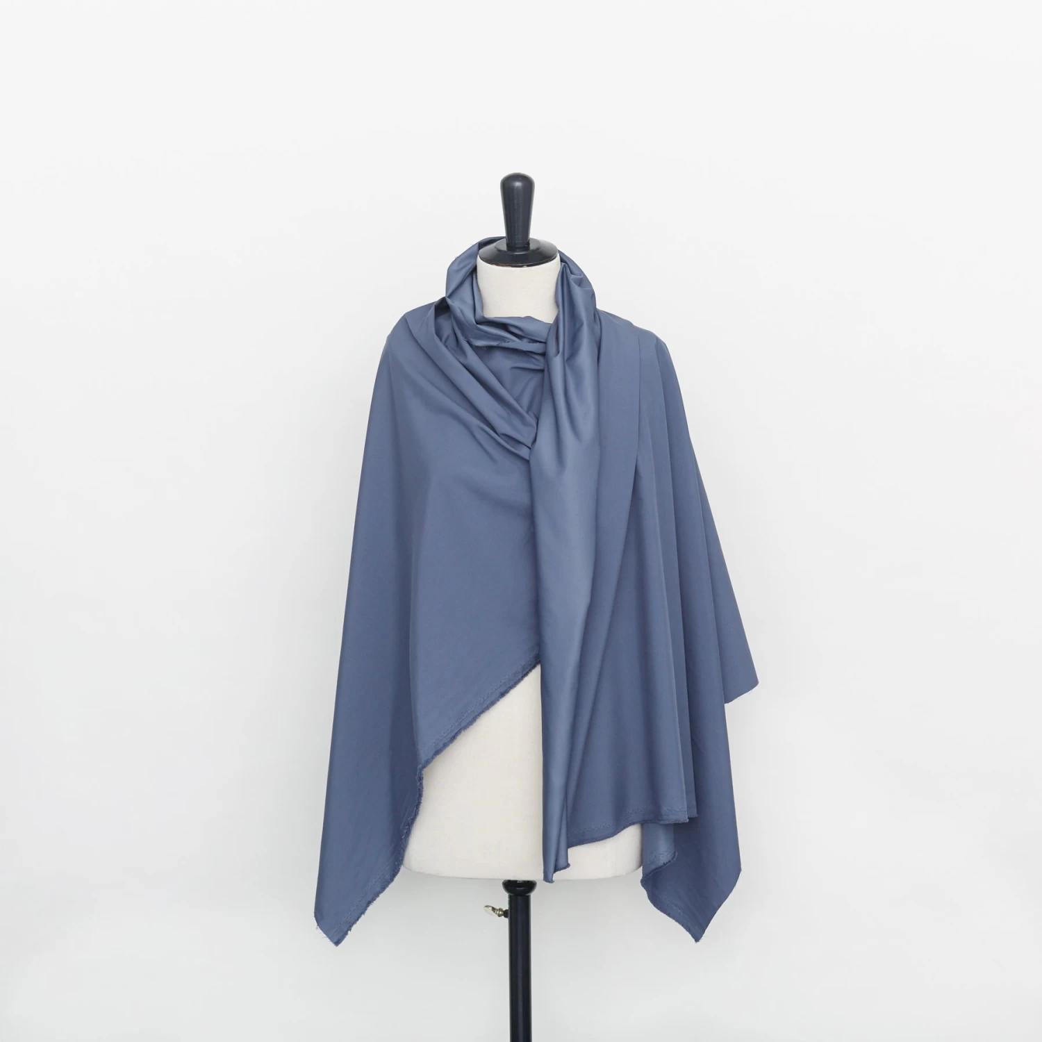 T22X03675 | Peach Skin Technical Polyester 4 T22X03675 | Peach Skin Technical Polyester - Image 2