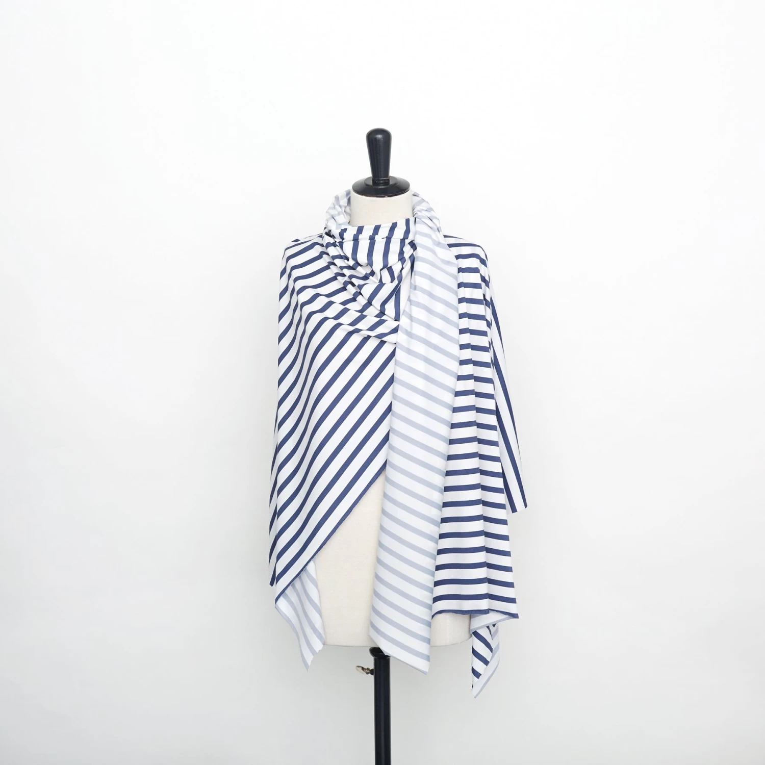 T22X03677 | Striped Beachwear Jersey 4 T22X03677 | Striped Beachwear Jersey - Image 2