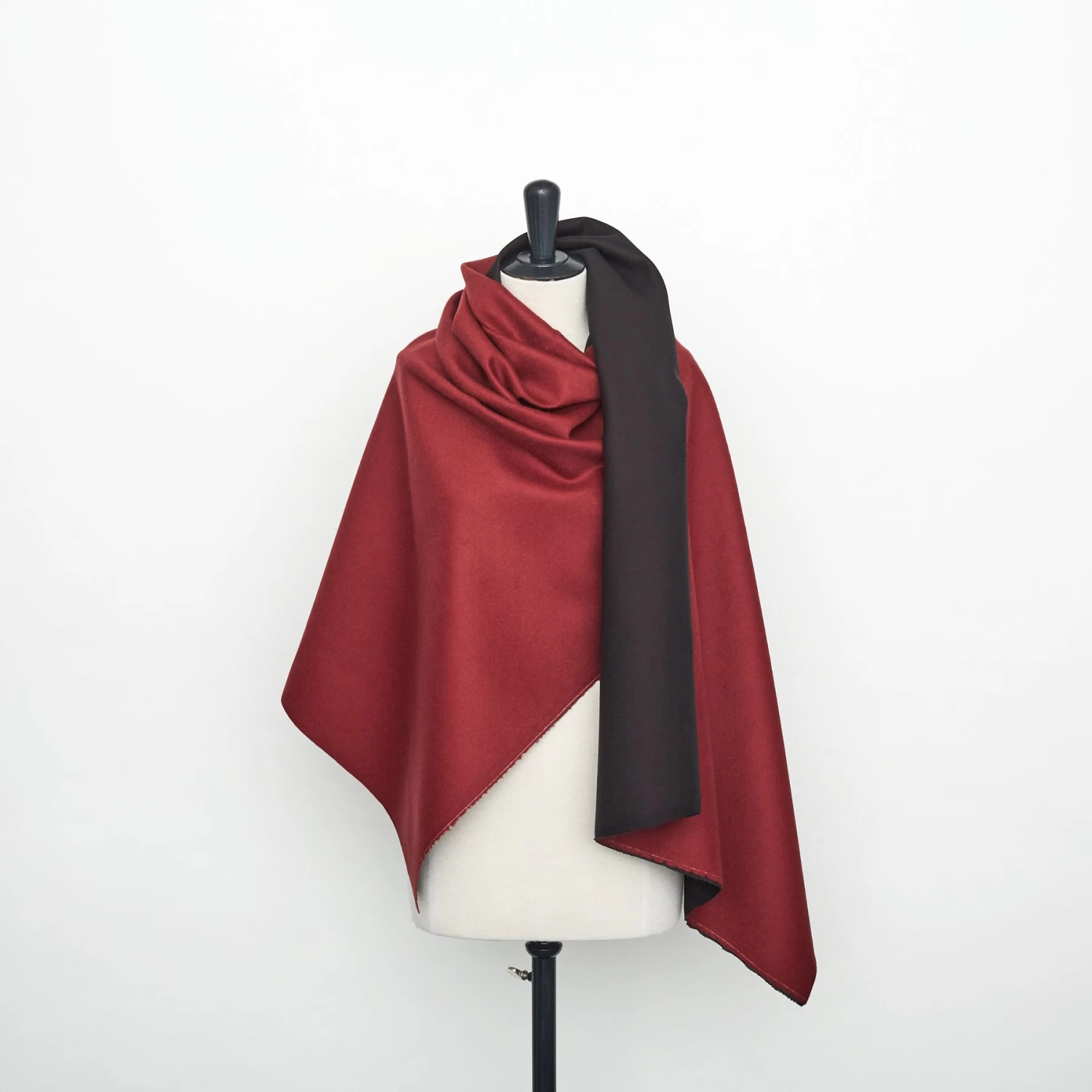 T22X03743 | WR Fused Wool & Cashmere Drap 4 T22X03743 | WR Fused Wool & Cashmere Drap - Image 2