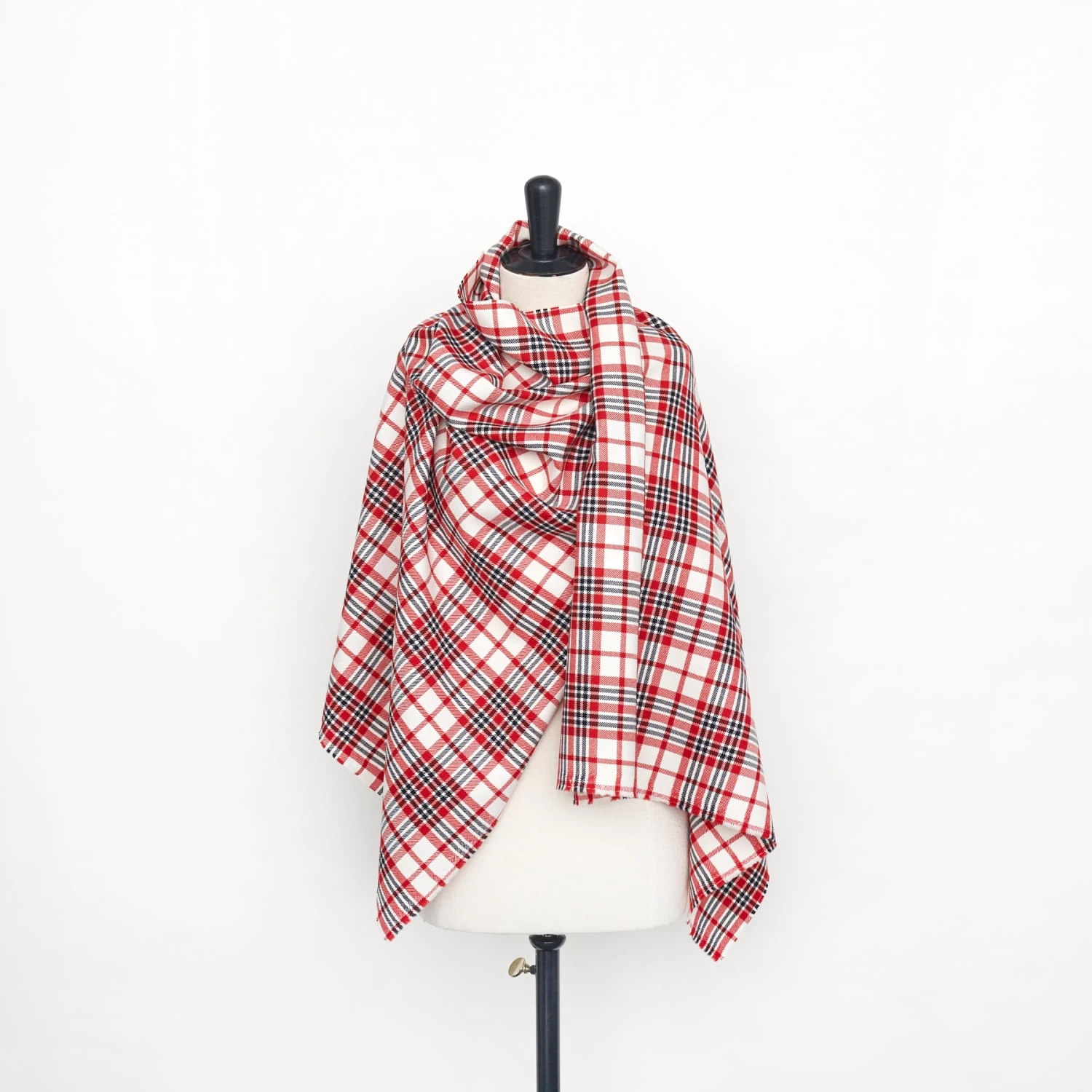 T22Z03912 | Tartan Virgin Wool 4 T22Z03912 | Tartan Virgin Wool - Image 2