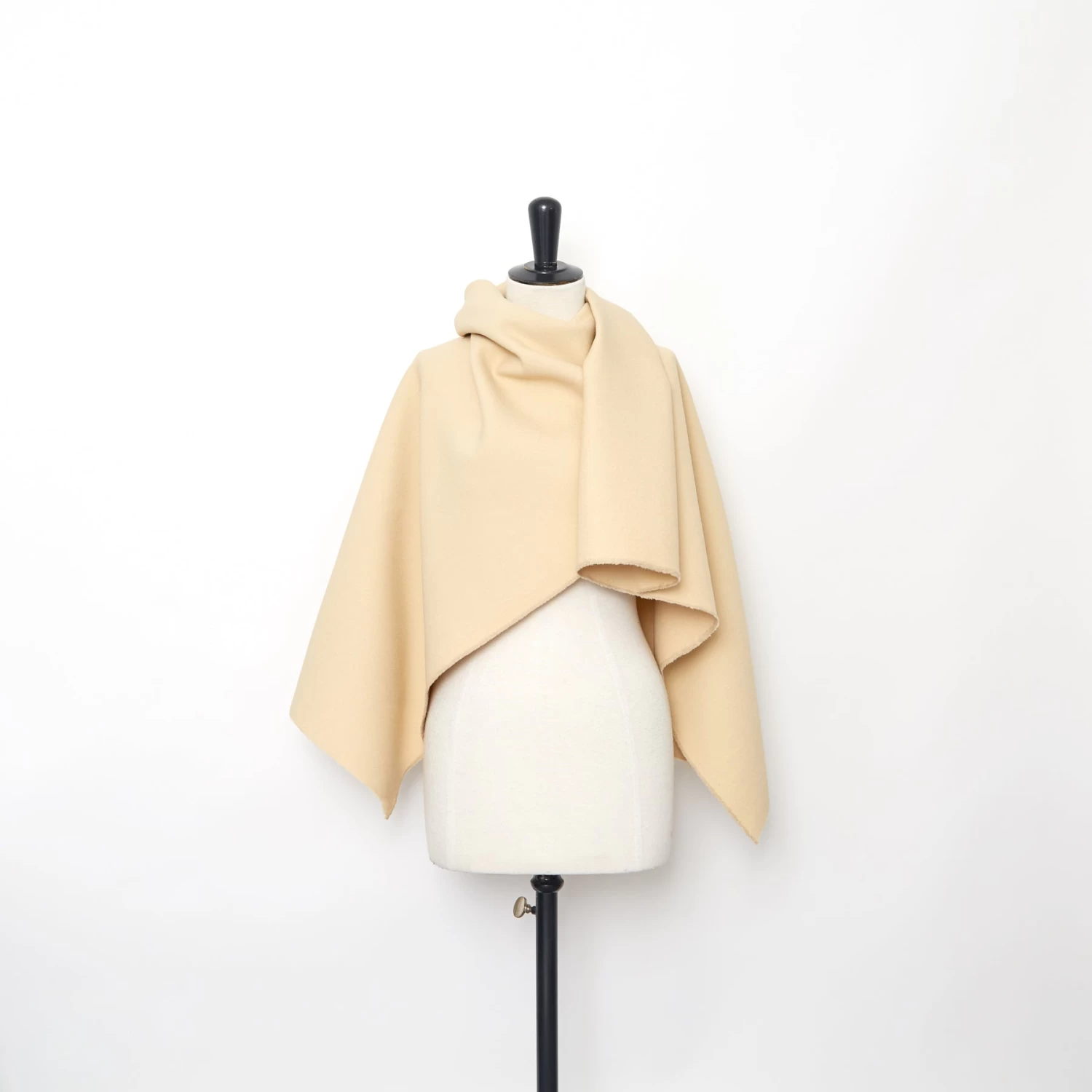 T23A05216 | Double Face Wool & Silk Crepe 4 T23A05216 | Double Face Wool & Silk Crepe - Image 2