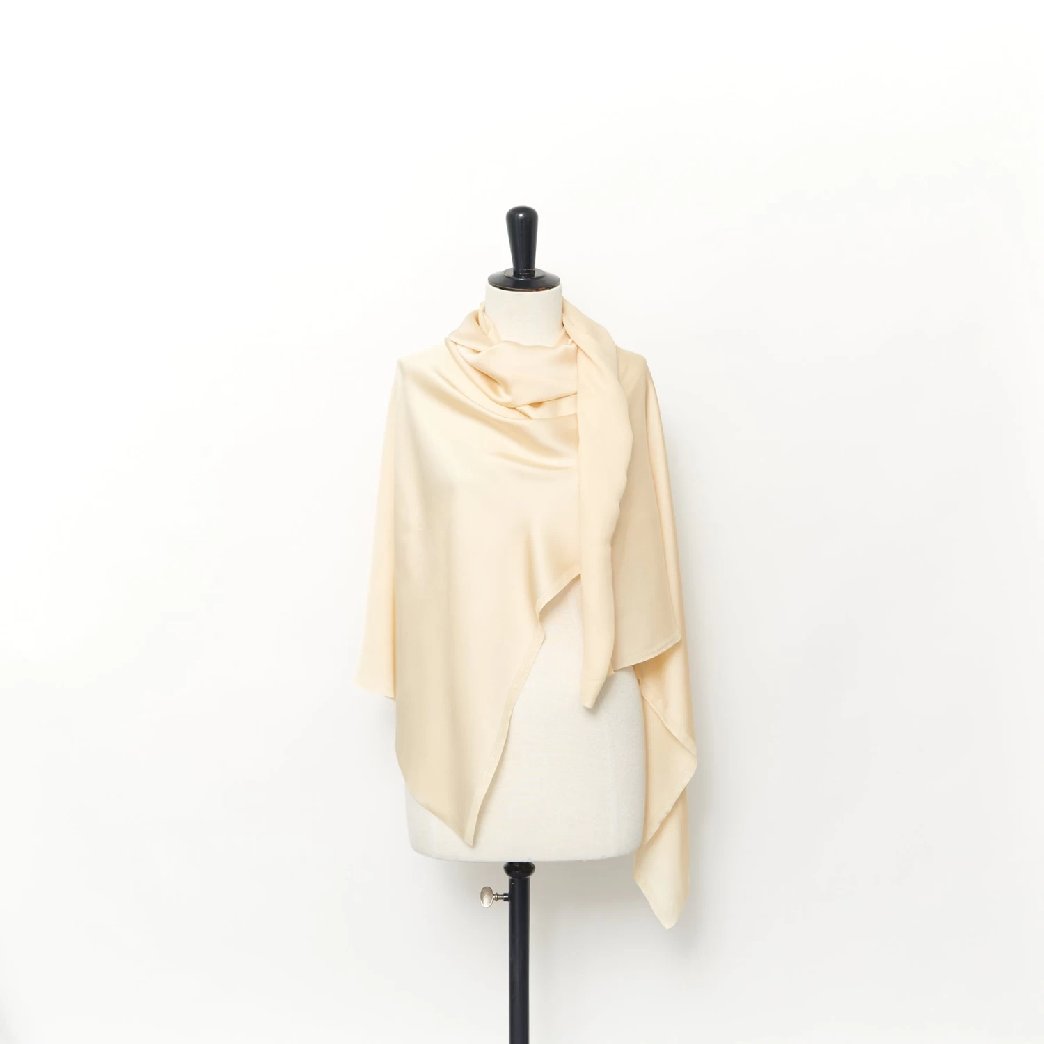 T23A06455 | Silk Charmeuse 4 T23A06455 | Silk Charmeuse - Image 2