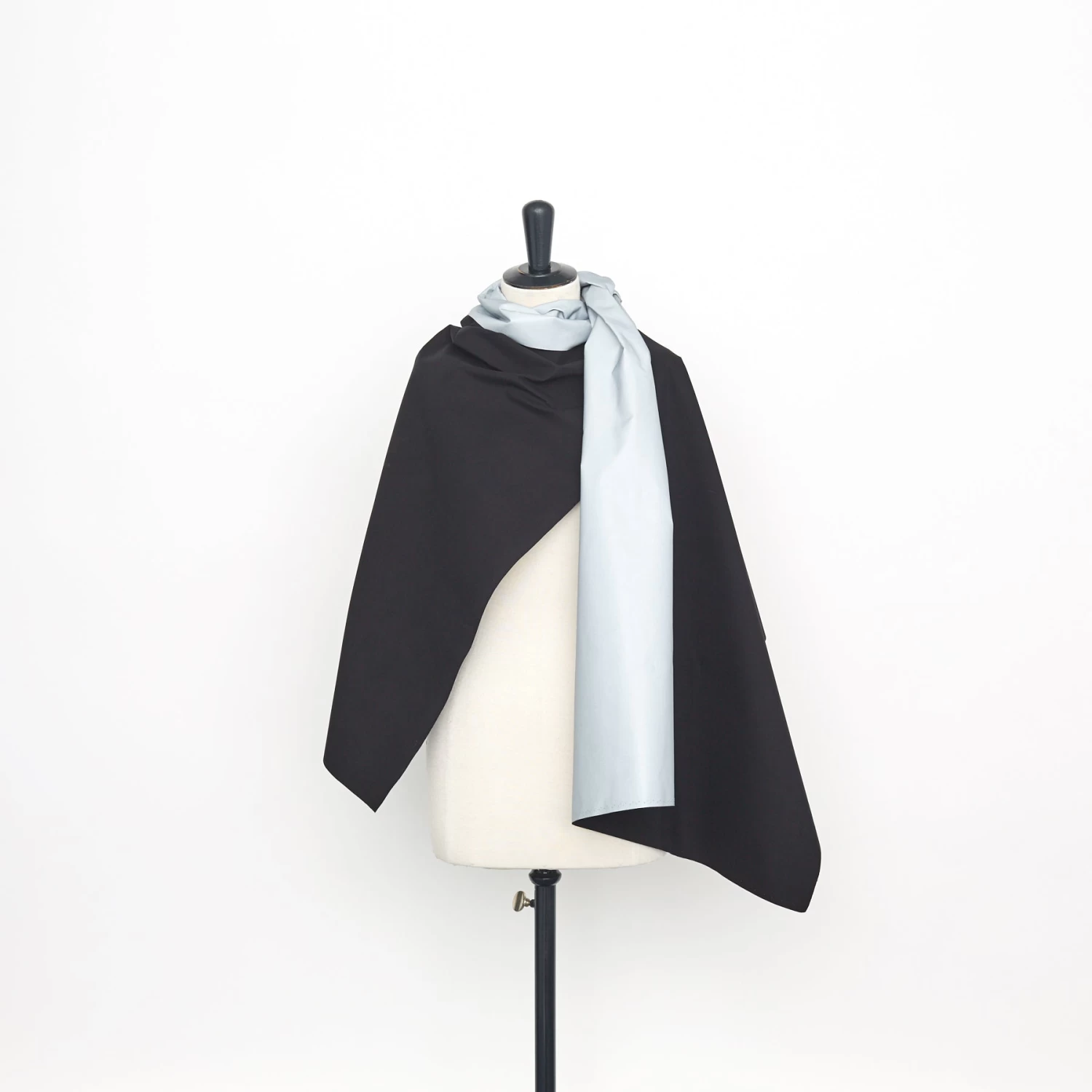 T23B04620 | WR Laminated Cotton Faille BCI 4 T23B04620 | WR Laminated Cotton Faille BCI - Image 2