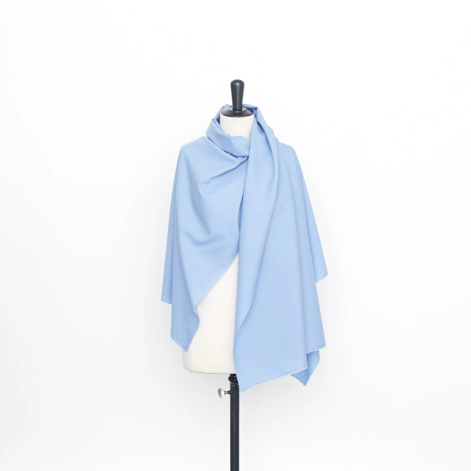 T23C04932 | Lightweight Wool Suiting 4 T23C04932 | Lightweight Wool Suiting - Image 2