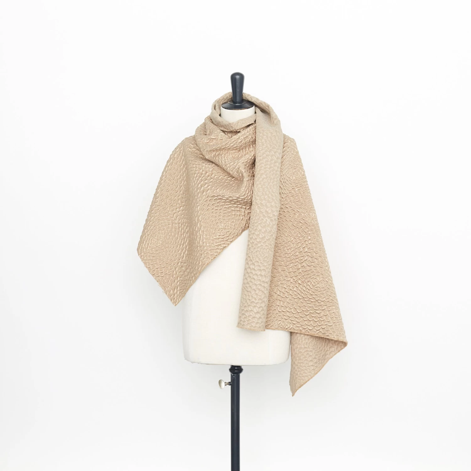 T23C04935 | Wool & Silk Cloqué Jacquard 4 T23C04935 | Wool & Silk Cloqué Jacquard - Image 2