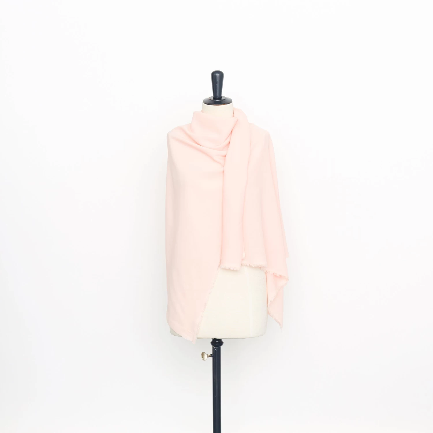 T23C05017 | Stretch Viscose Georgette 4 T23C05017 | Stretch Viscose Georgette - Image 2