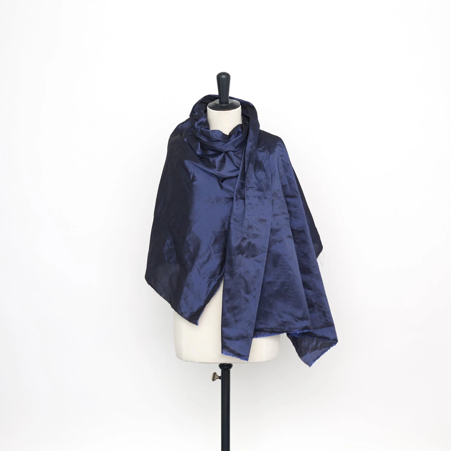 T23M04446 | Crinckled Taffeta 4 T23M04446 | Crinckled Taffeta - Image 2