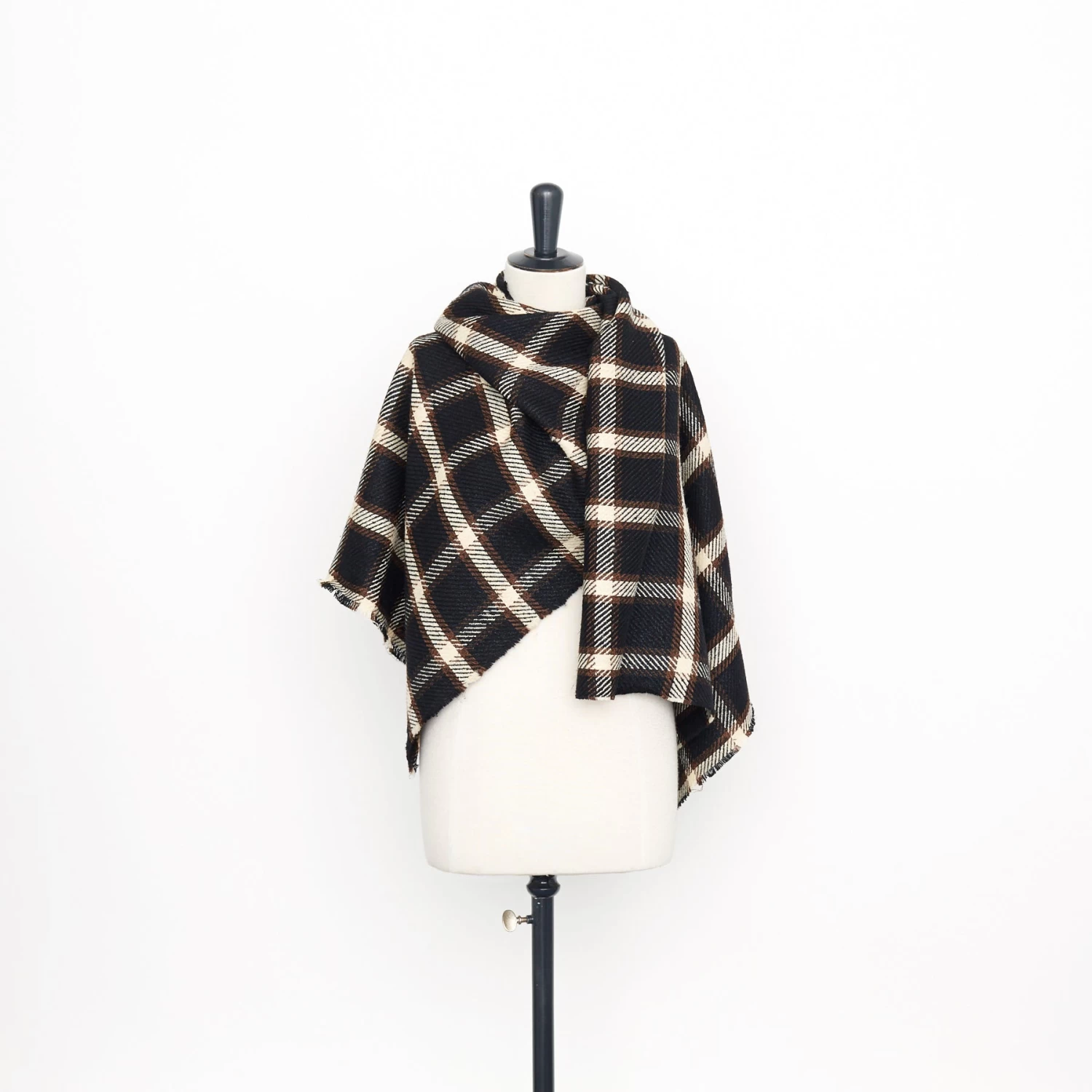 T23M05081 | Silk & Wool Check Tweed 4 T23M05081 | Silk & Wool Check Tweed - Image 2