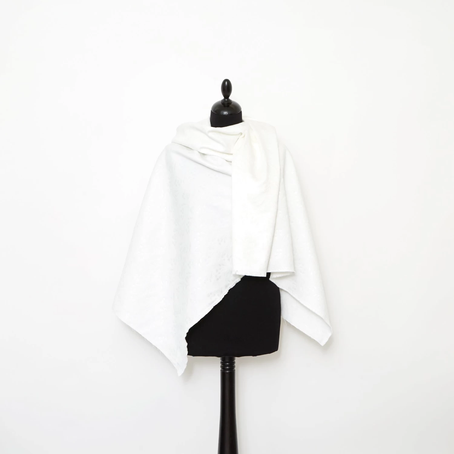 T23M05723 | Cotton Clover Damassé 4 T23M05723 | Cotton Clover Damassé - Image 2